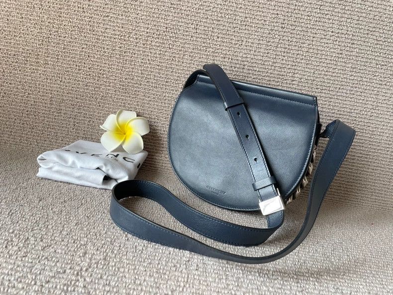 Givenchy Givenchy Chain Link Crossbody Bag - dmc Size ONE SIZE - 1 Thumbnail