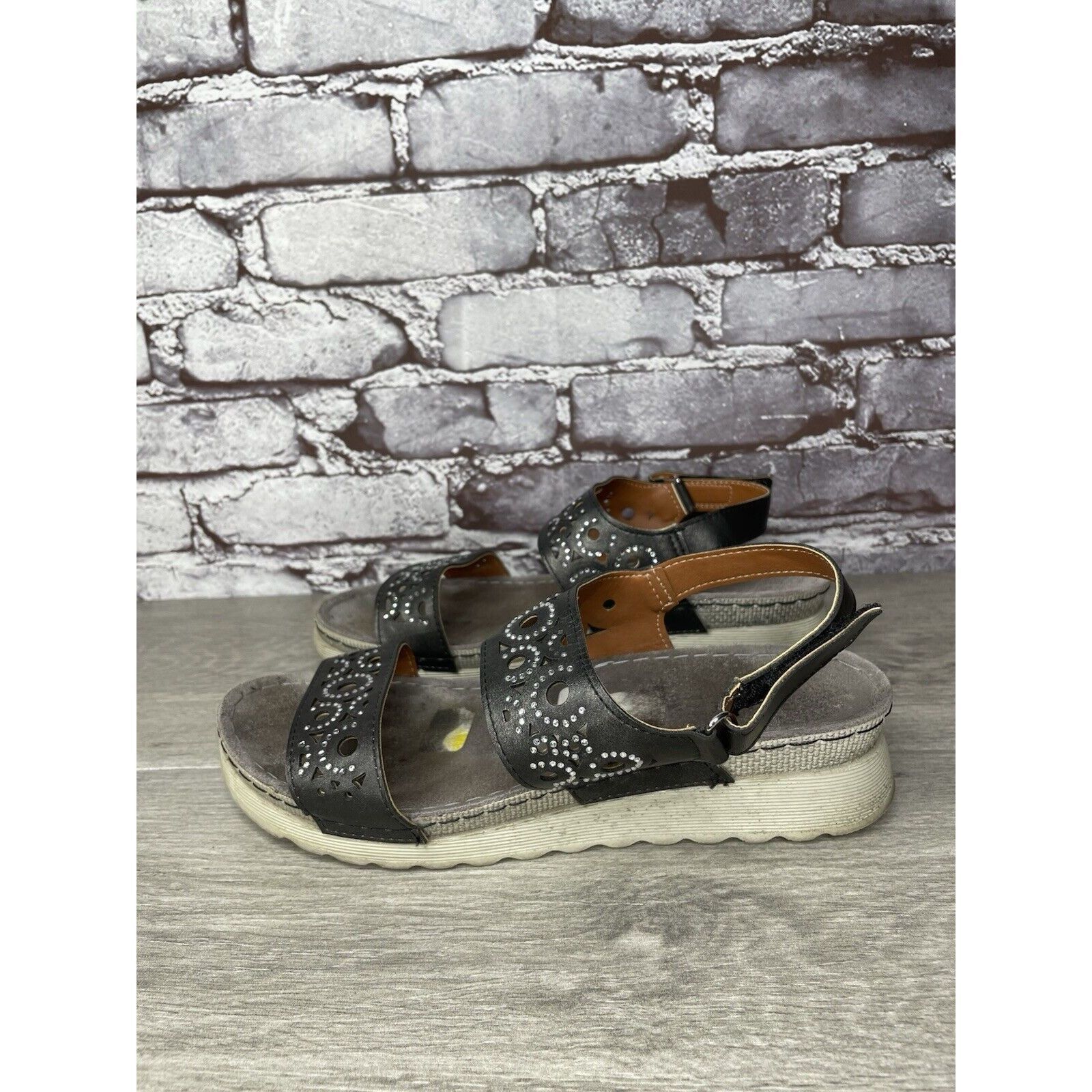 Call It Spring Flexus Spring Step Anatomic Black Leather Rhinestone Strap S Size US 10 / IT 40 - 1 Thumbnail
