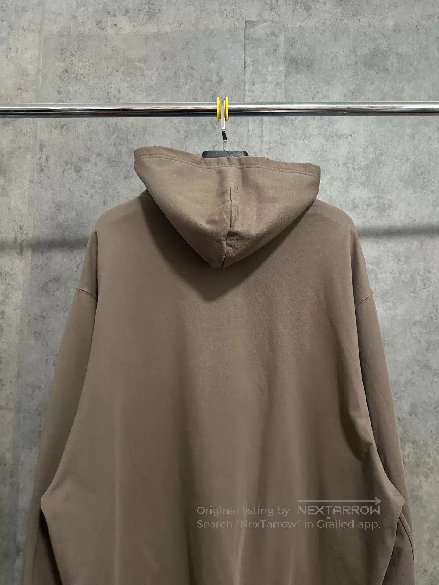 Balenciaga balenciaga new letter logo hoodie in khaki. Size US XXS / EU 40 - 5 Thumbnail