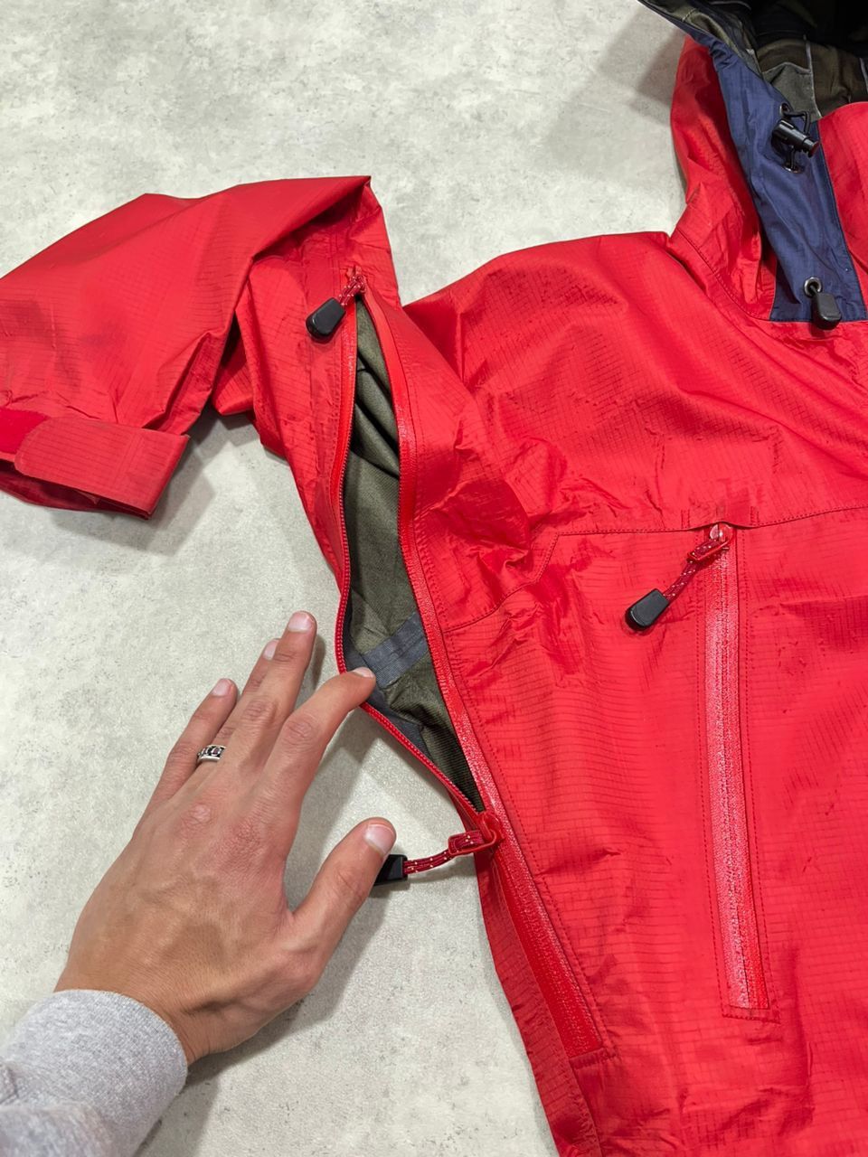 Arc'teryx Arcteryx vintage Beta LT Jacket First Generation (Gold Logo) Size XS / US 0-2 / IT 36-38 - 11 Thumbnail