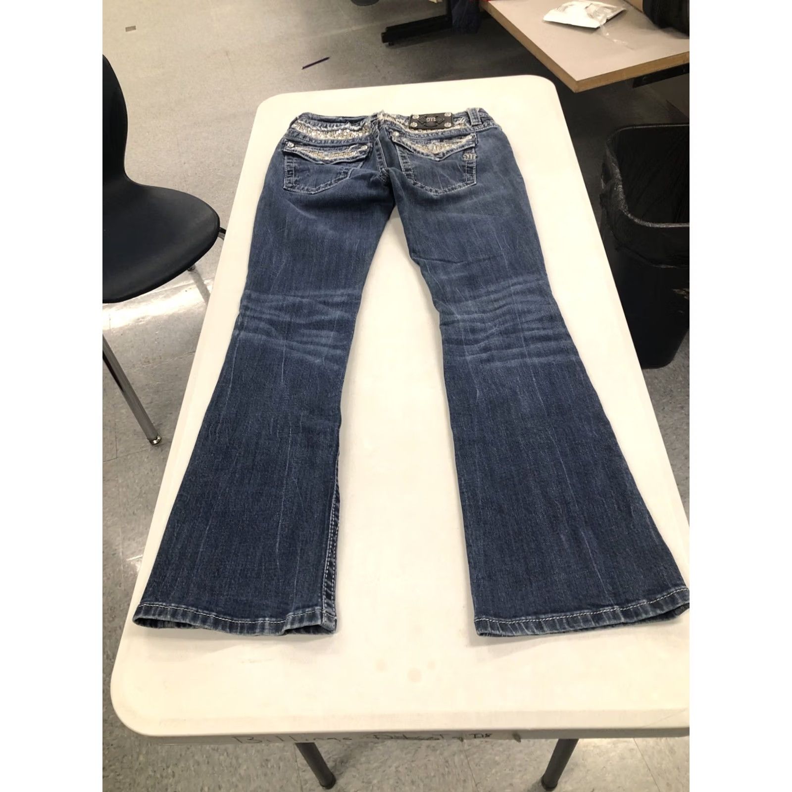 Miss Me MISS Me Boots blue denim Jeans Womens sz 30 x 30.5 bootcut rhinestone bling pockets 5-pocket low rise regular fit denim Size 28" / US 6 / IT 42 - 7 Thumbnail