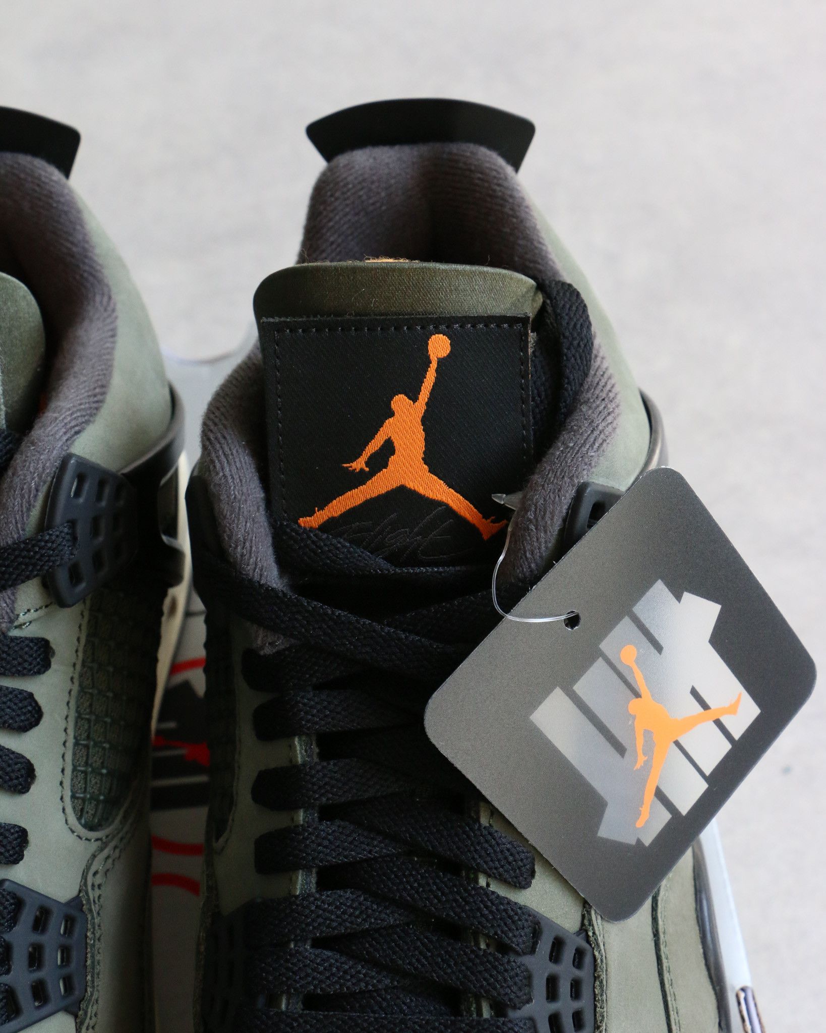 Jordan Brand × Undefeated Jordan 4 Retro OG Undefeated 2025 Size US 11 / EU 44 - 6 Thumbnail