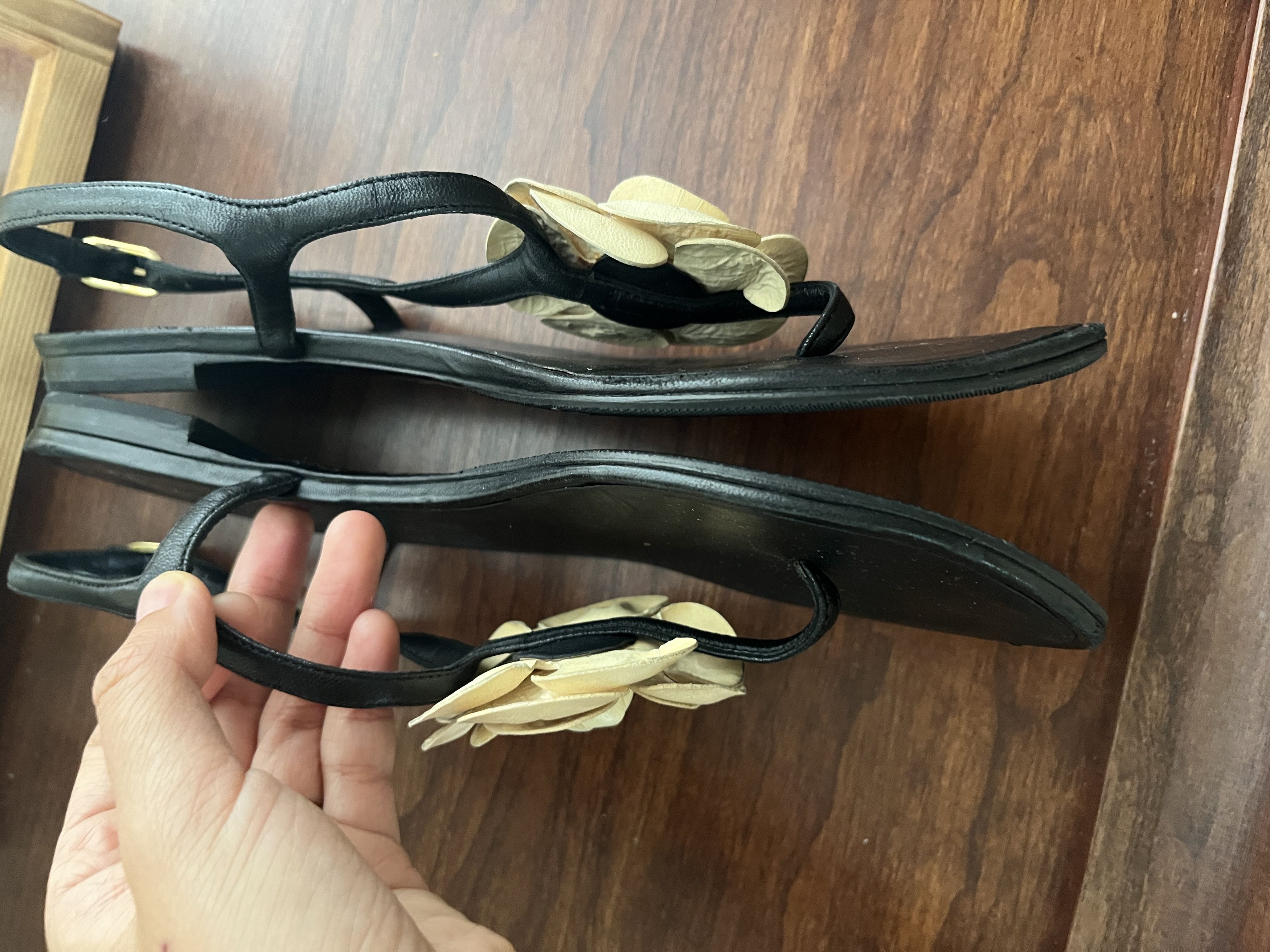 Chanel Chanel Camellia Flower sandals size 37 Size US 7 / IT 37 - 6 Thumbnail