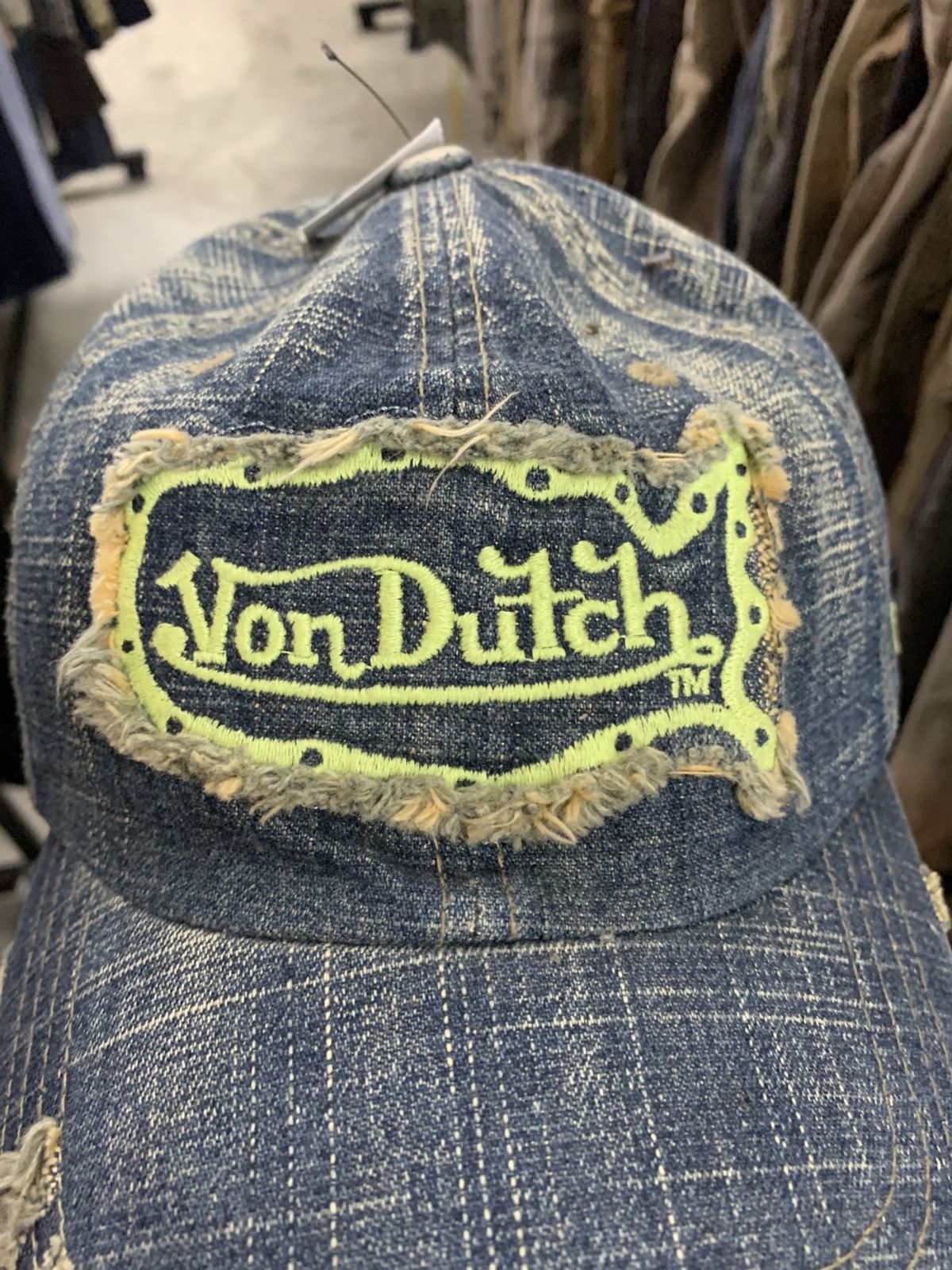 Christian Audigier × Von Dutch Von Dutch Distress Denim Inspired Travis Scott Trucker Cap Size ONE SIZE - 2 Thumbnail