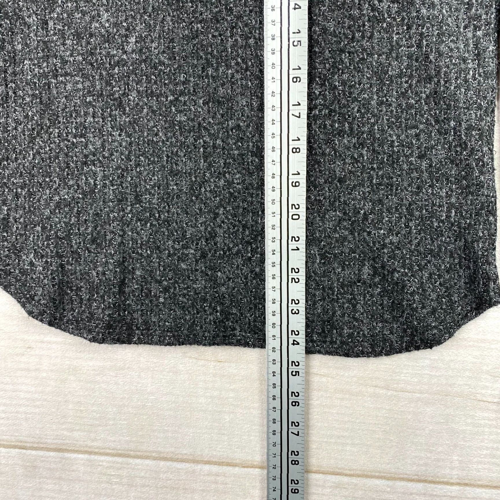 Vintage SOCIALITE Socialite Top Womens S Gray Black Long Sleeve Knit V Neck Stretch Waffle Weave Shirt Adult S Gray Womens Socialite Top Size S / US 4 / IT 40 - 6 Thumbnail
