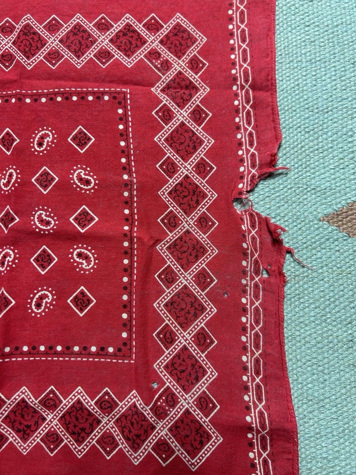 Vintage Vintage 1950s elephant bandana trunk up worn red selvedge Size ONE SIZE - 3 Thumbnail
