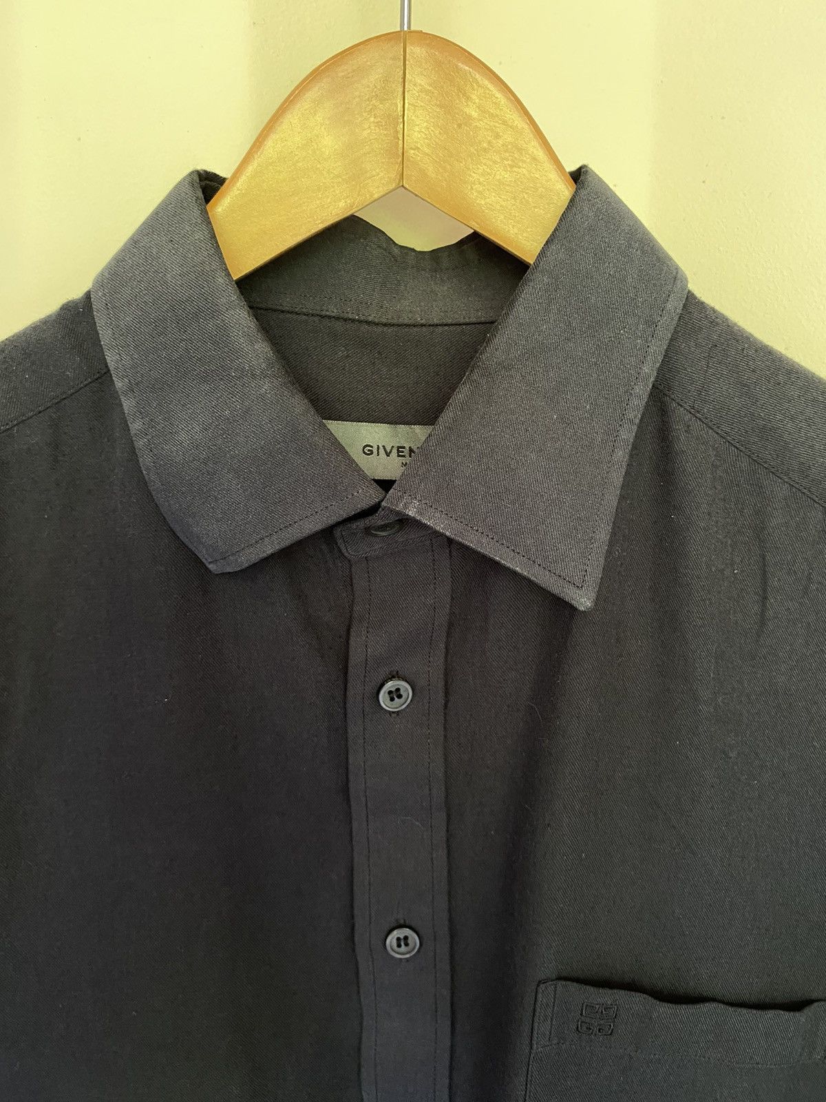 Givenchy Givenchy black shirt Size US M / EU 48-50 / 2 - 11 Thumbnail