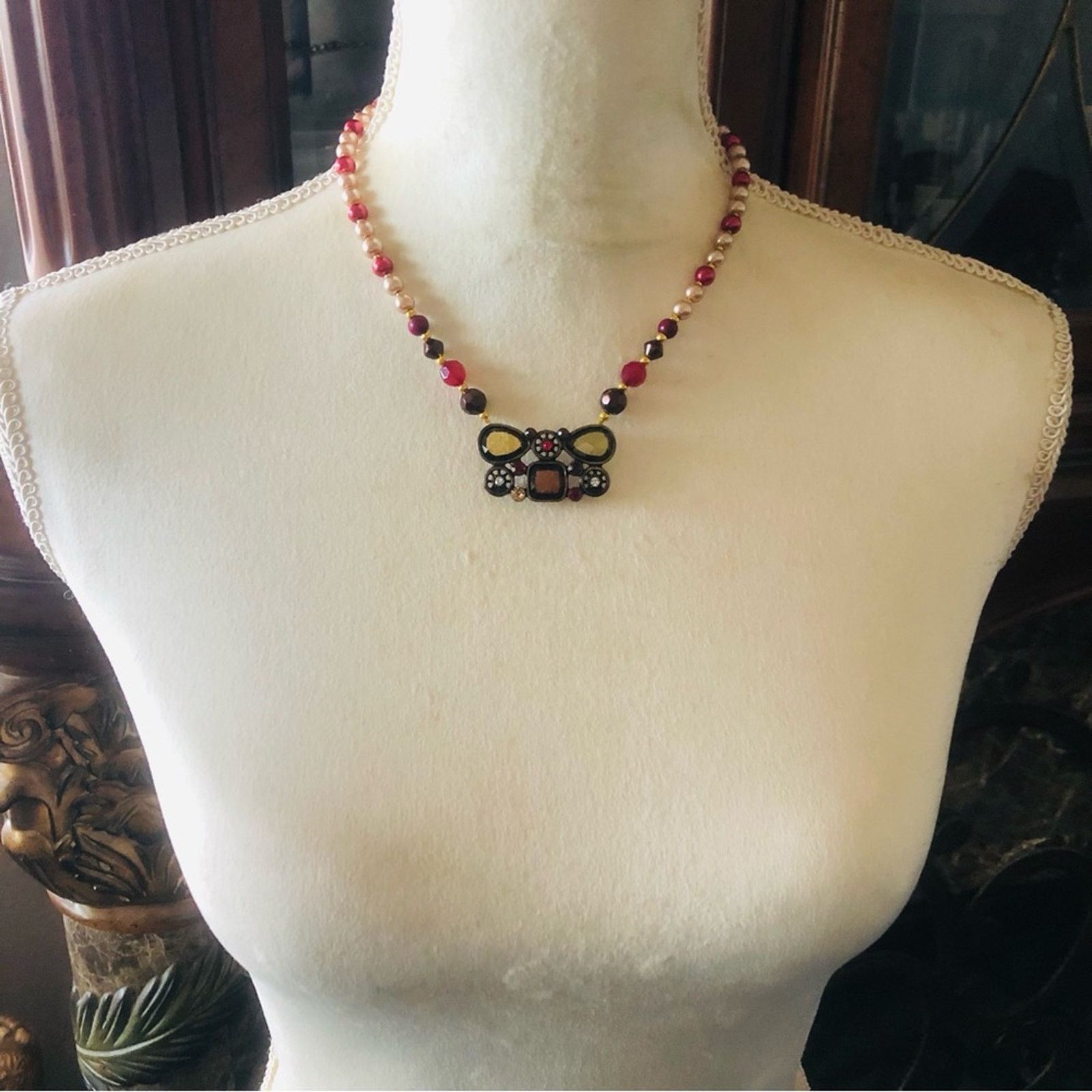 Handmade Handcrafted repurpose regal look pendant Pearl necklace Size ONE SIZE - 6 Thumbnail