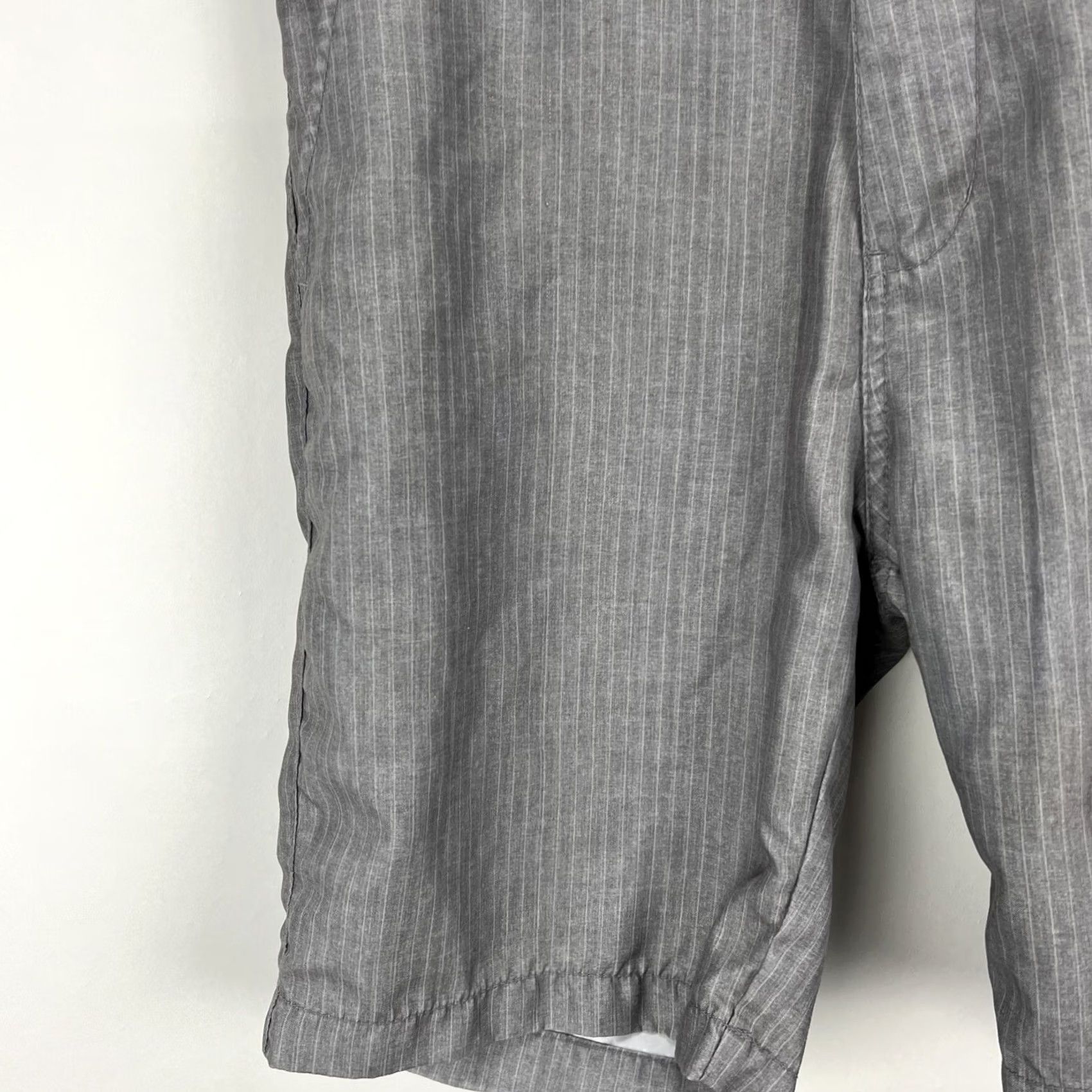Billabong Billabong Submersibles Men’s Gray Shorts Size 30 Waist Pinstripe Chino 9.5” Inseam Casual Ready Wear Womens? Size US 30 / EU 46 - 4 Thumbnail
