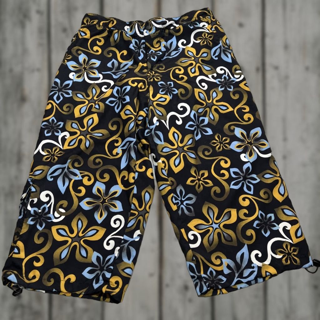 Prana Prana Padded Bicycle Capri Shorts Women’s XL Floral Pockets W30 L20 USA Capris Shorts Cycling Floral Multicolor Women XL USA Size 40" / US 18 - 1 Thumbnail