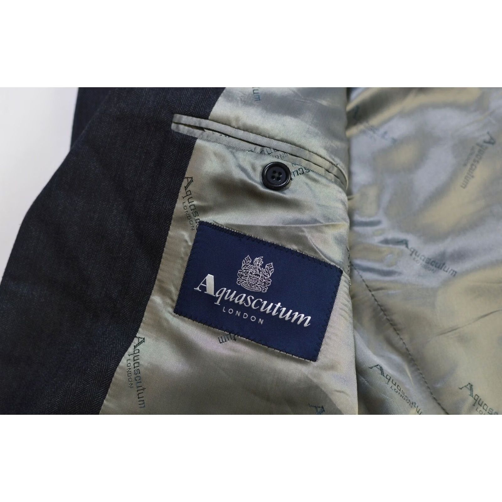 Aquascutum Aquascutum London Wool Herringbone 2-Button Blazer Made in Portugal Size 38R Gray Mens Blazer Wool Herringbone London 90s Theme 2-Button Blazer Mens Size 38R - 5 Thumbnail