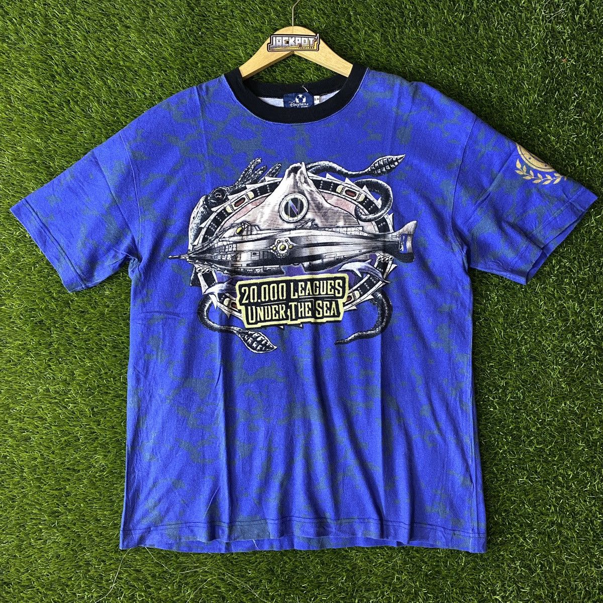 Disney Vintage Tokyo Disney Sea 20.000 Leagues Under The Sea Tee Size US L / EU 52-54 / 3 - 1 Thumbnail