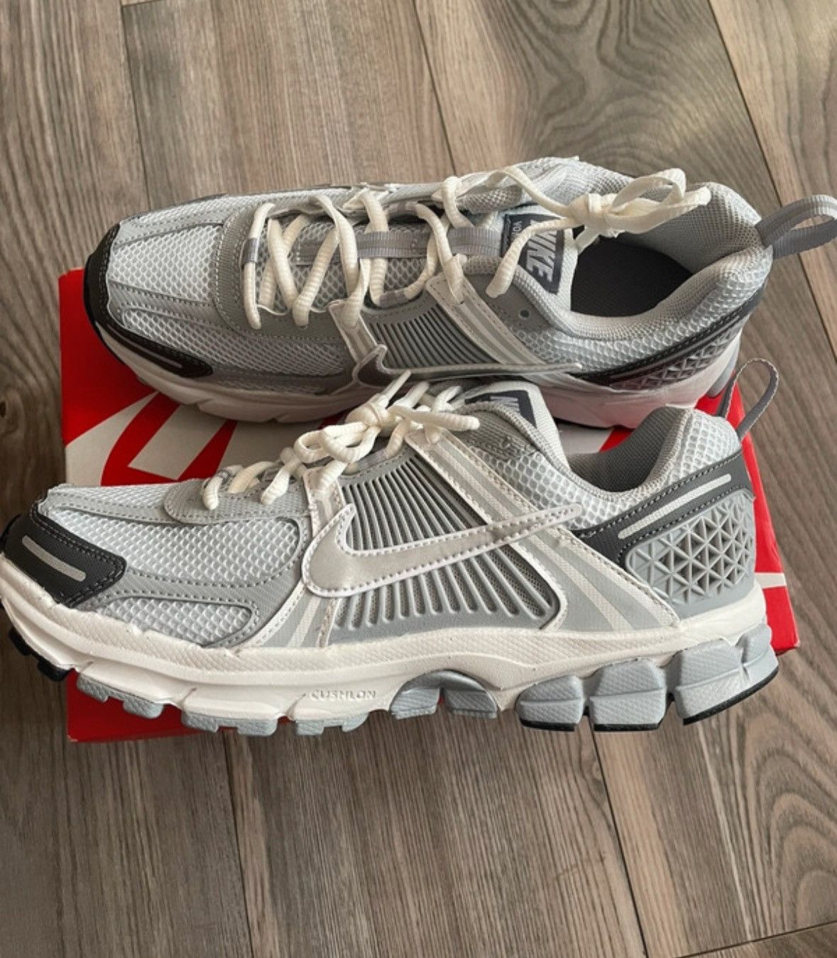 Nike Nike Zoom Vomero 5 buty sneakersy Size US 8.5 / IT 38.5 - 1 Thumbnail