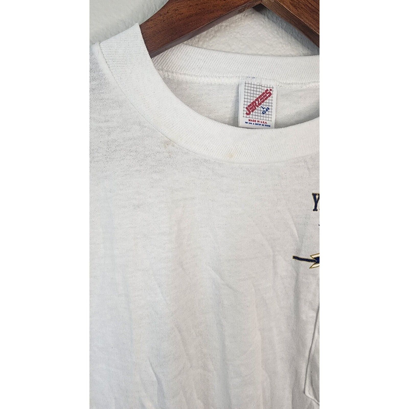 Jerzees Vintage Yellowstone Shirt National Park White L Pocket Tee Size US L / EU 52-54 / 3 - 3 Thumbnail