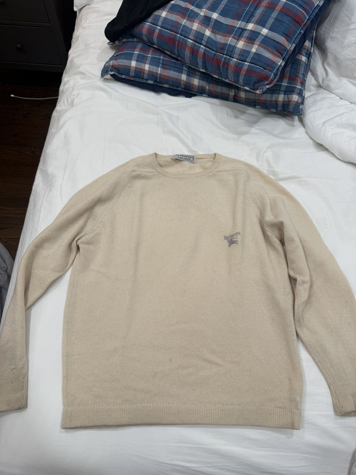 Burberry Vintage Burberry Lambskin Sweater Size US S / EU 44-46 / 1 - 1 Thumbnail