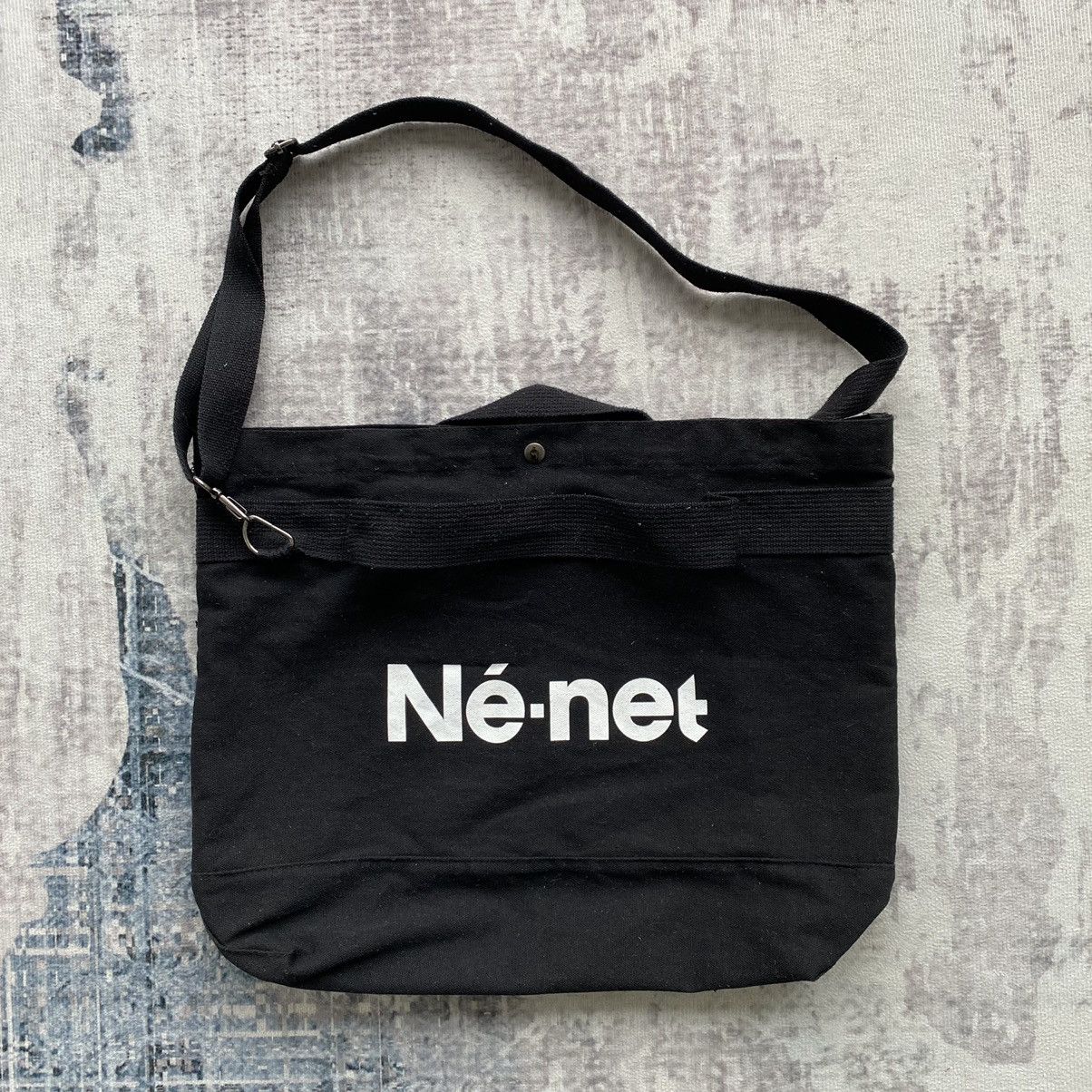 Issey Miyake × Japanese Brand × Ne-Net Ne-Net by Issey Miyake Sling Bag Size ONE SIZE - 1 Thumbnail