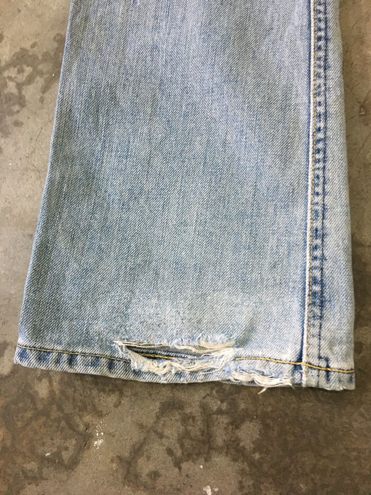Japanese Brand × Lee Distressed Lee Flare Jeans (15) Size 30" / US 8 / IT 44 - 8 Thumbnail