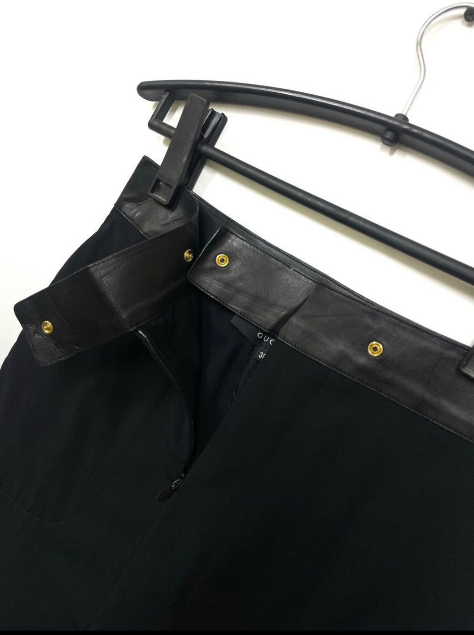 Gucci VINTAGE GUCCI BLACK POCKET SKIRT Size 28" / US 6 / IT 42 - 8 Thumbnail