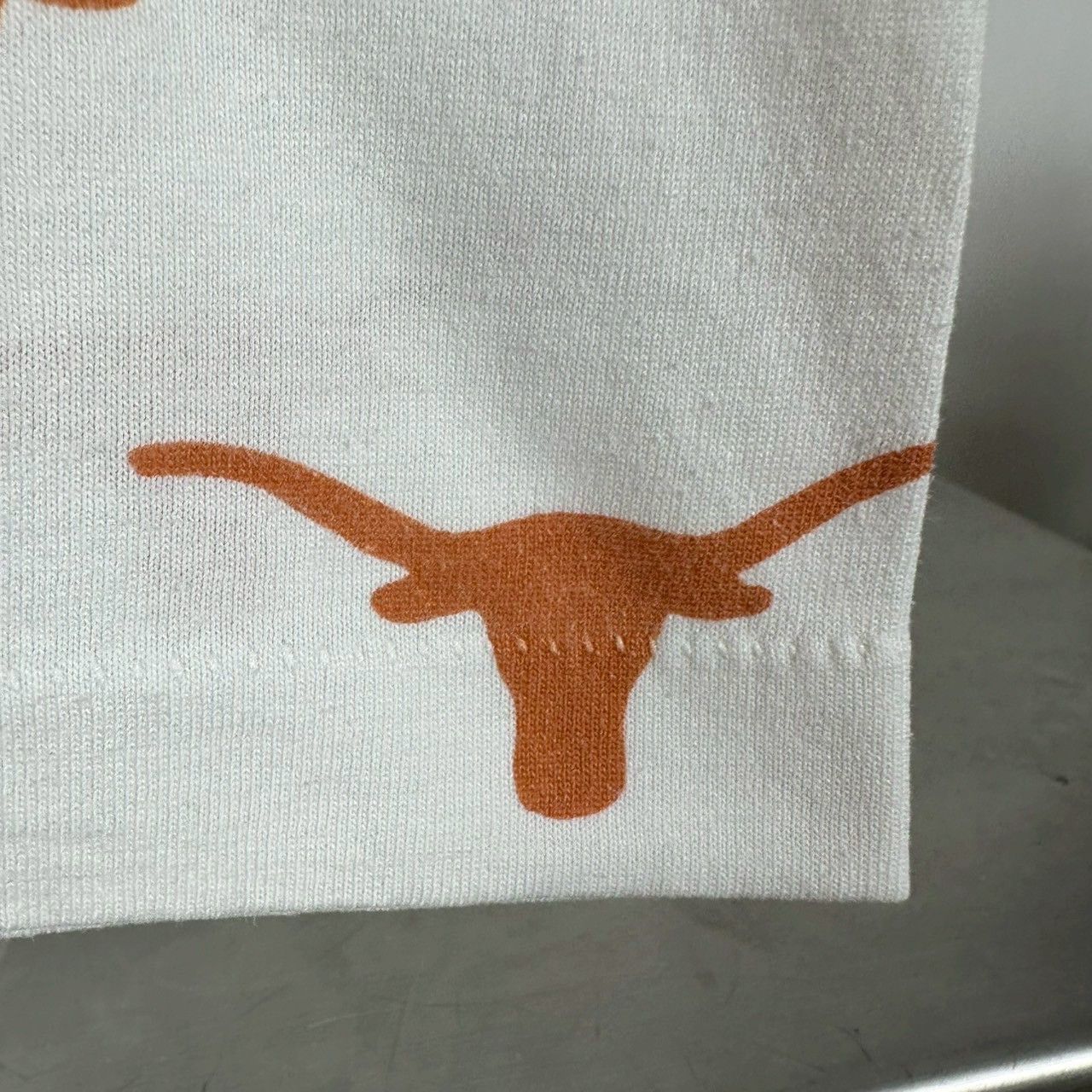 Vintage ​​​​​​​90s Texas Longhorns All Over Print AOP NCAA​ ​T-shirt Size US L / EU 52-54 / 3 - 5 Thumbnail