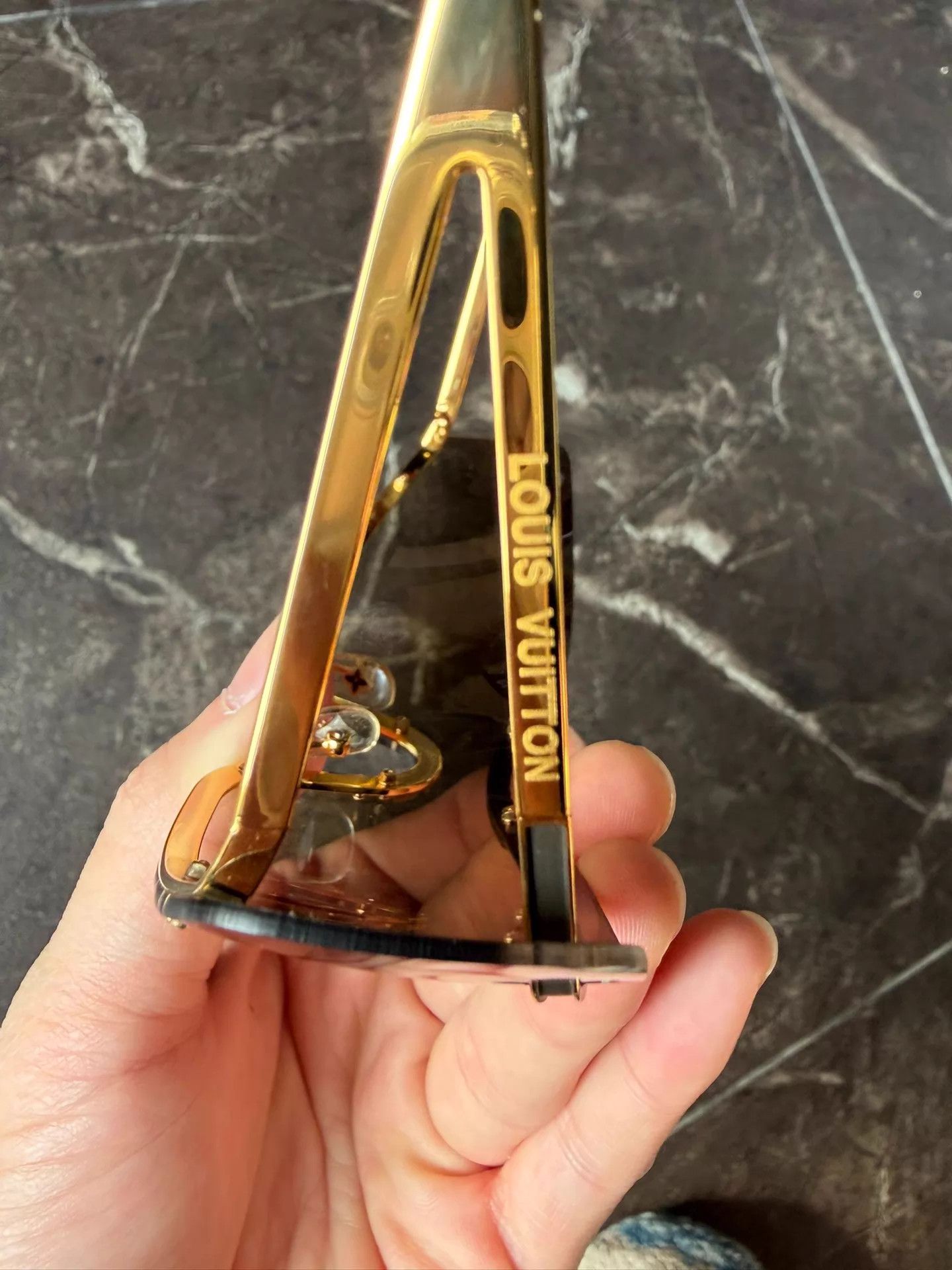Louis Vuitton Louis Vuitton LV Logo Pilot Sunglasses Size ONE SIZE - 5 Thumbnail