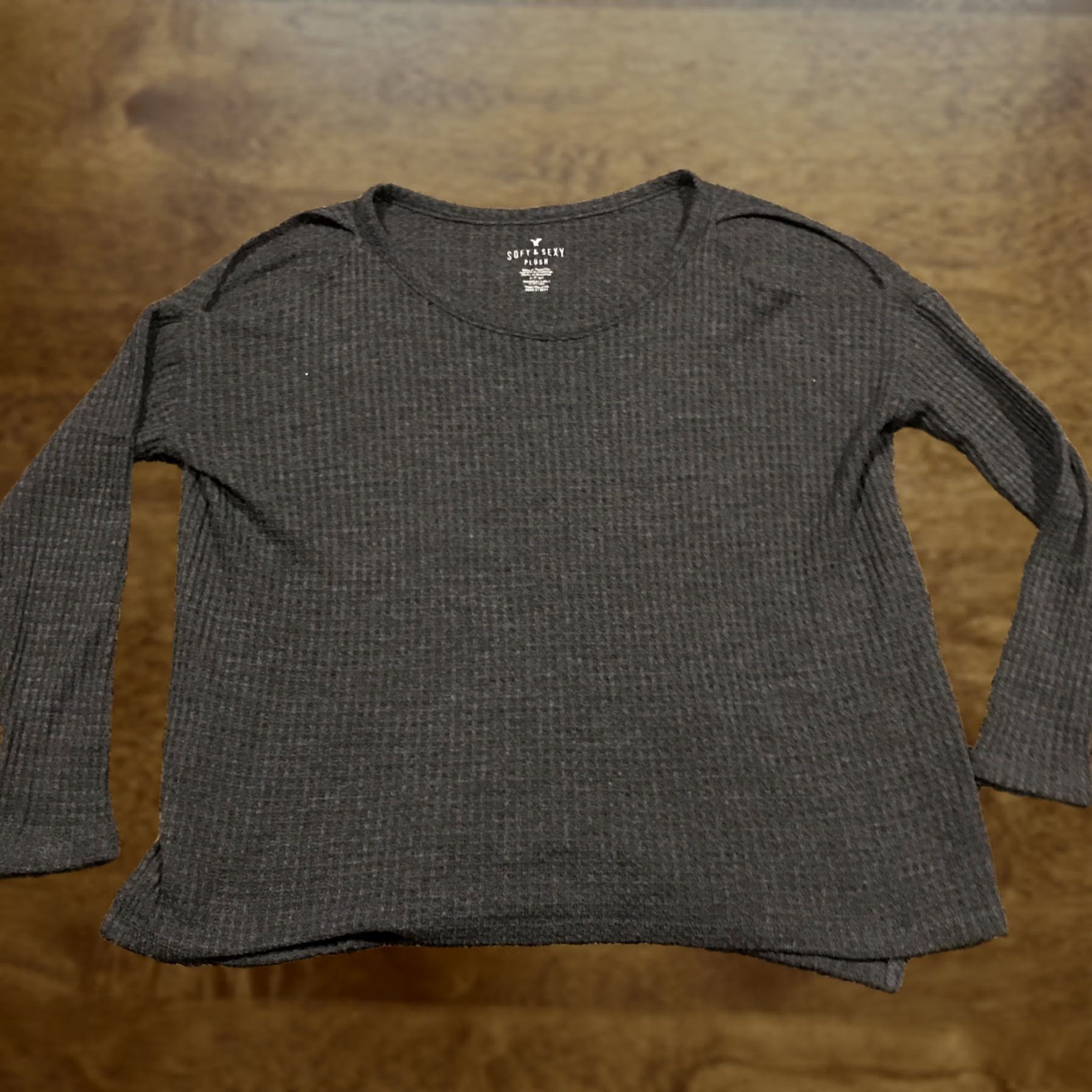 American Eagle Outfitters American Eagle Womens S Gray Plush Long Sleeve Shirt Open Shoulder A32 Size S / US 4 / IT 40 - 1 Thumbnail