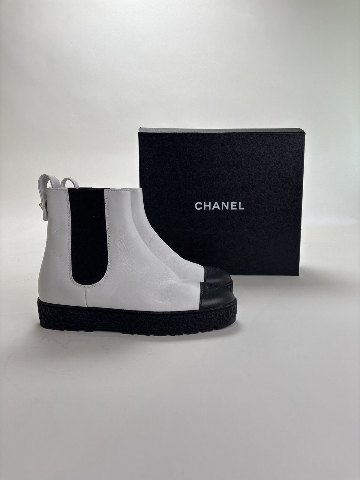 Chanel CHANEL ANKLE BOOT / SHORT BOOT Size US 9.5 / IT 39.5 - 7 Thumbnail
