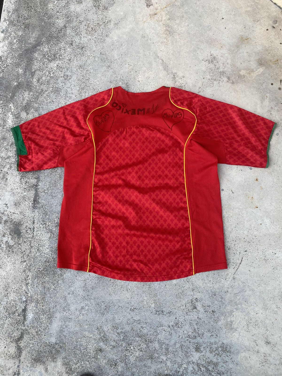 Nike Vintage 2004 Portugal Home Jersey Size US XL / EU 56 / 4 - 3 Thumbnail