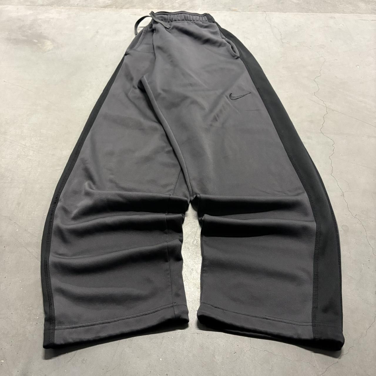 Nike Crazy Vintage Y2K/2000s Baggy Nike Black Striped Swoosh SweatPants! Size US 30 / EU 46 - 2 Thumbnail