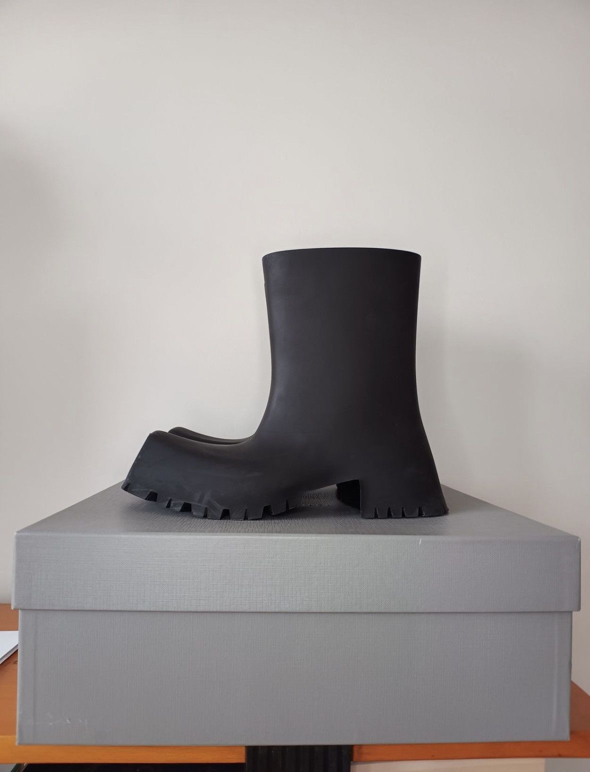 Balenciaga Balenciaga Troopers Size US 7 / EU 40 - 1 Thumbnail