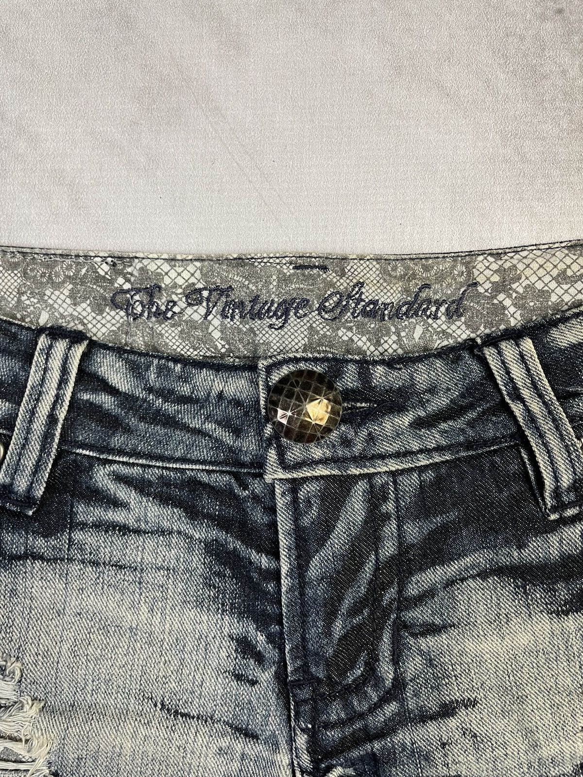 Japanese Brand The Vintage Standard D.i.a. Style Distressed Micro Shorts Size 27" / US 4 / IT 40 - 4 Thumbnail
