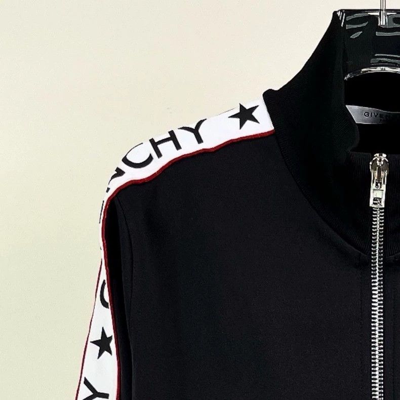 Givenchy Givenchy Jacket / Size S / Xspn556 Size US S / EU 44-46 / 1 - 3 Thumbnail