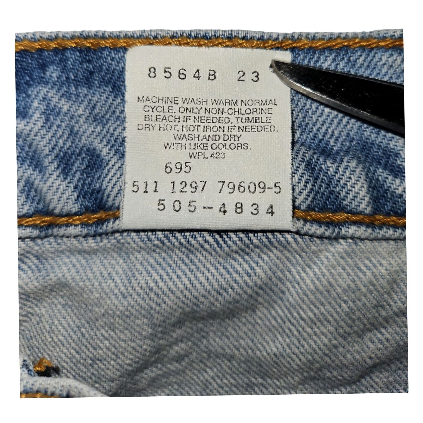 Levi's VINTAGE Levi's 505 Jeans Men's 36x30 Regular Straight Blue 90s Grunge Levi's Logo USA Mens Size US 36 / EU 52 - 3 Thumbnail