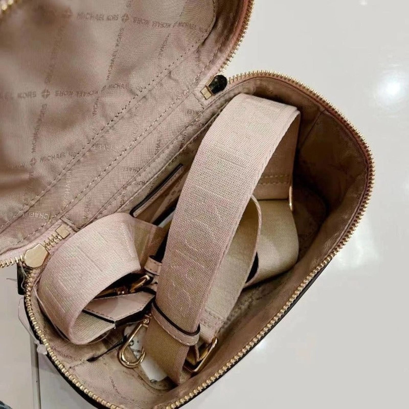 Michael Kors Michael Kors 35S2GTTC6J Jet Set Item MD Zip Trunk Crossbody Size ONE SIZE - 6 Thumbnail