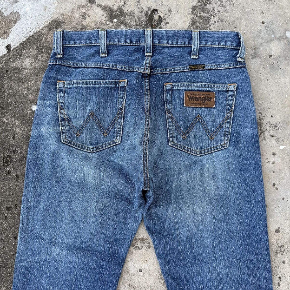 Vintage × Wrangler VINTAGE WRANGLER FADED RIPPED JEANS DENIM PANTS Size US 34 / EU 50 - 9 Thumbnail
