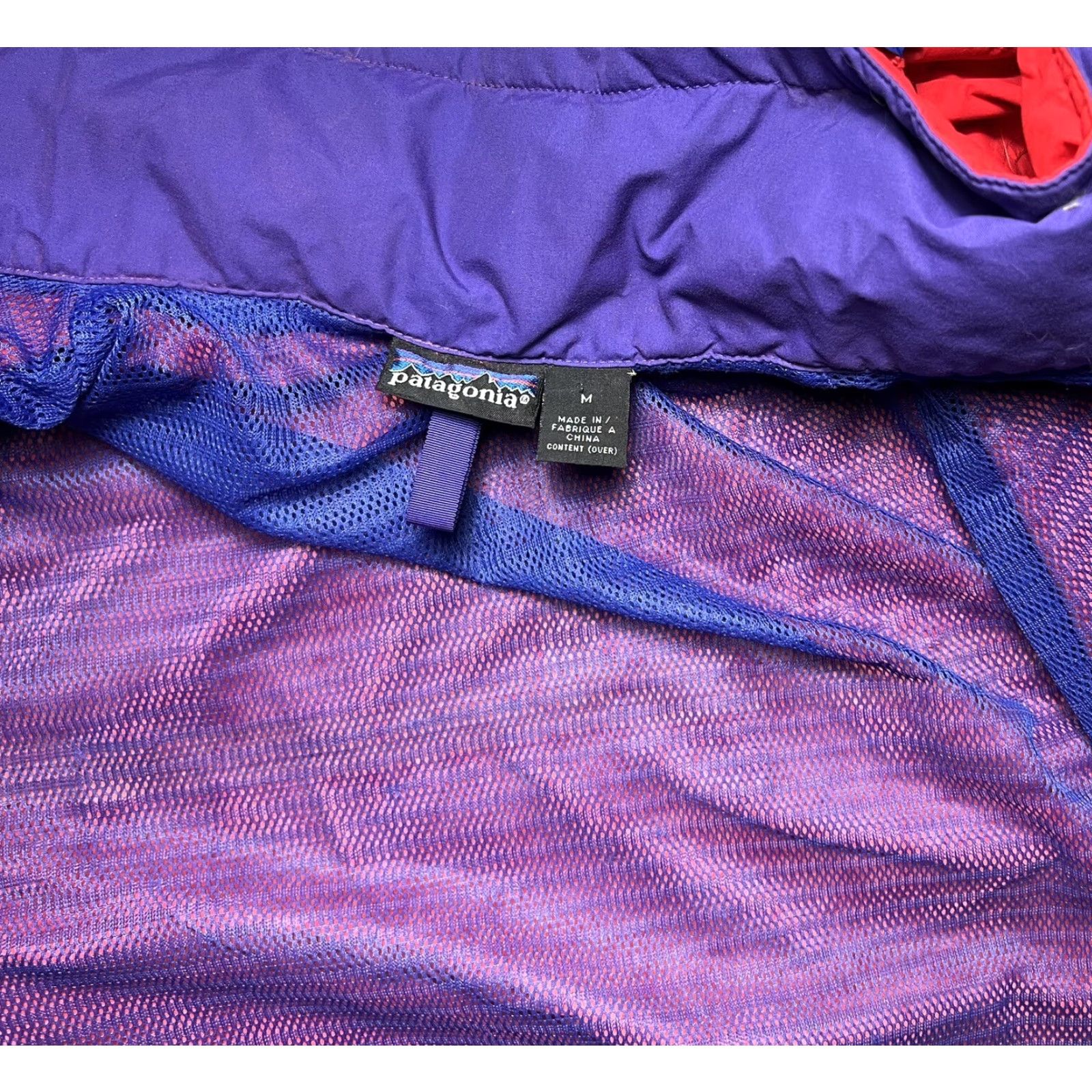 Patagonia Patagonia Jacket Windbreaker Red Full Zip M Men Message: Removable Hood at 30.5” Length Size US M / EU 48-50 / 2 - 5 Thumbnail