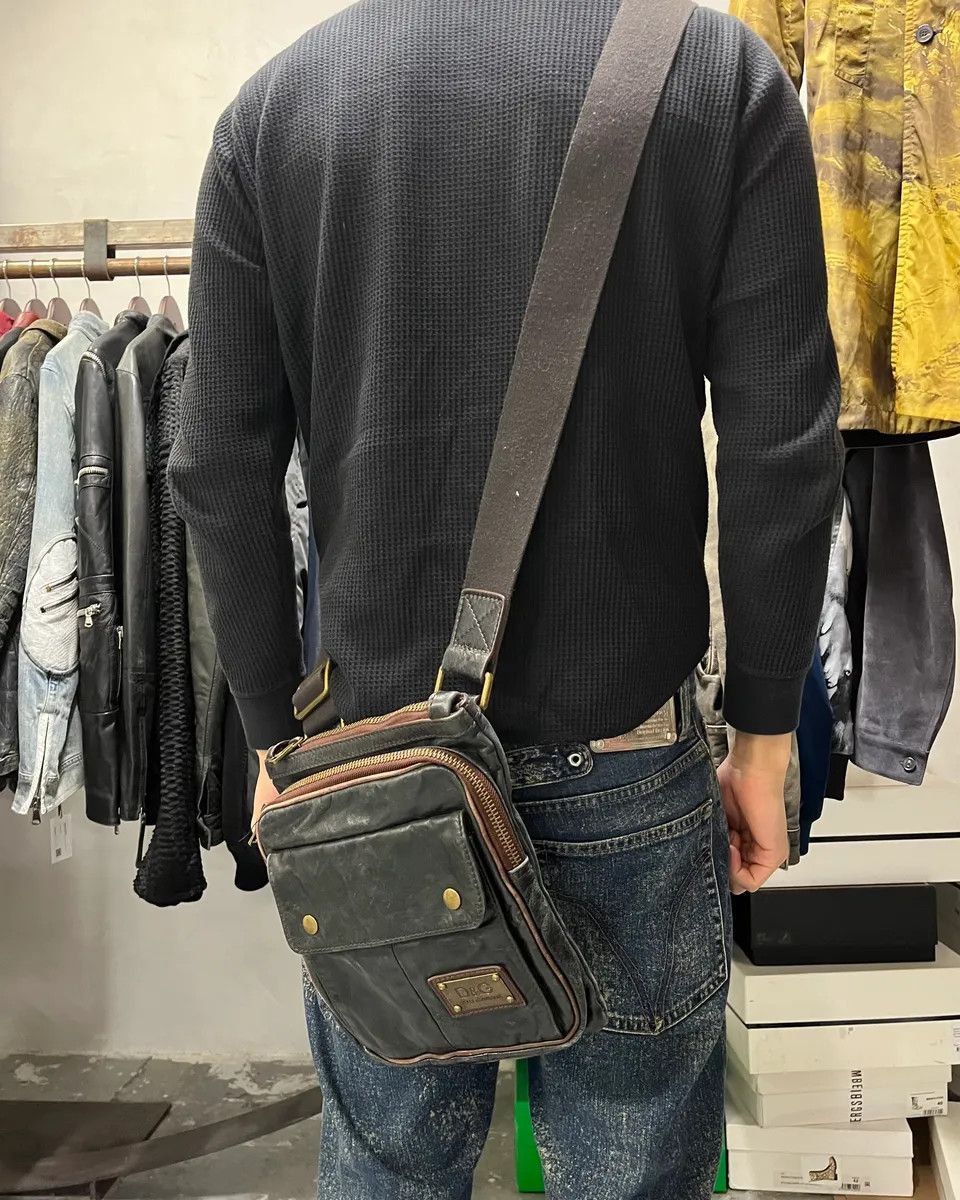 Dolce & Gabbana 2000s Dolce & Gabbana Cargo Black Leather Shoulder Bag Size ONE SIZE - 3 Thumbnail