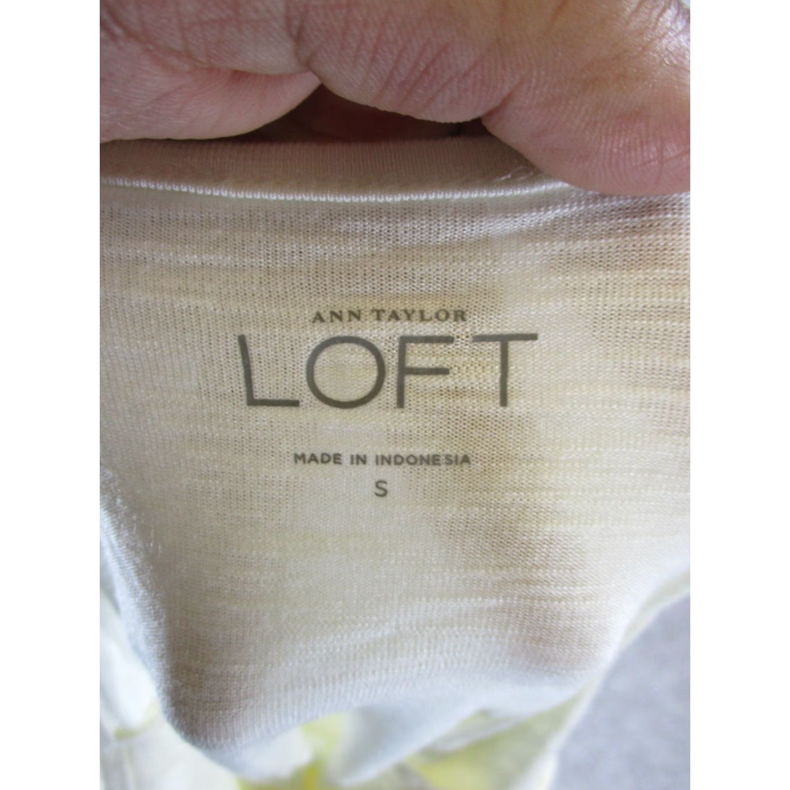 Loft VINTAGE LOFT Womens Tank Top S White Embroidered Floral Halter Casual 90s Women Size S / US 4 / IT 40 - 6 Thumbnail