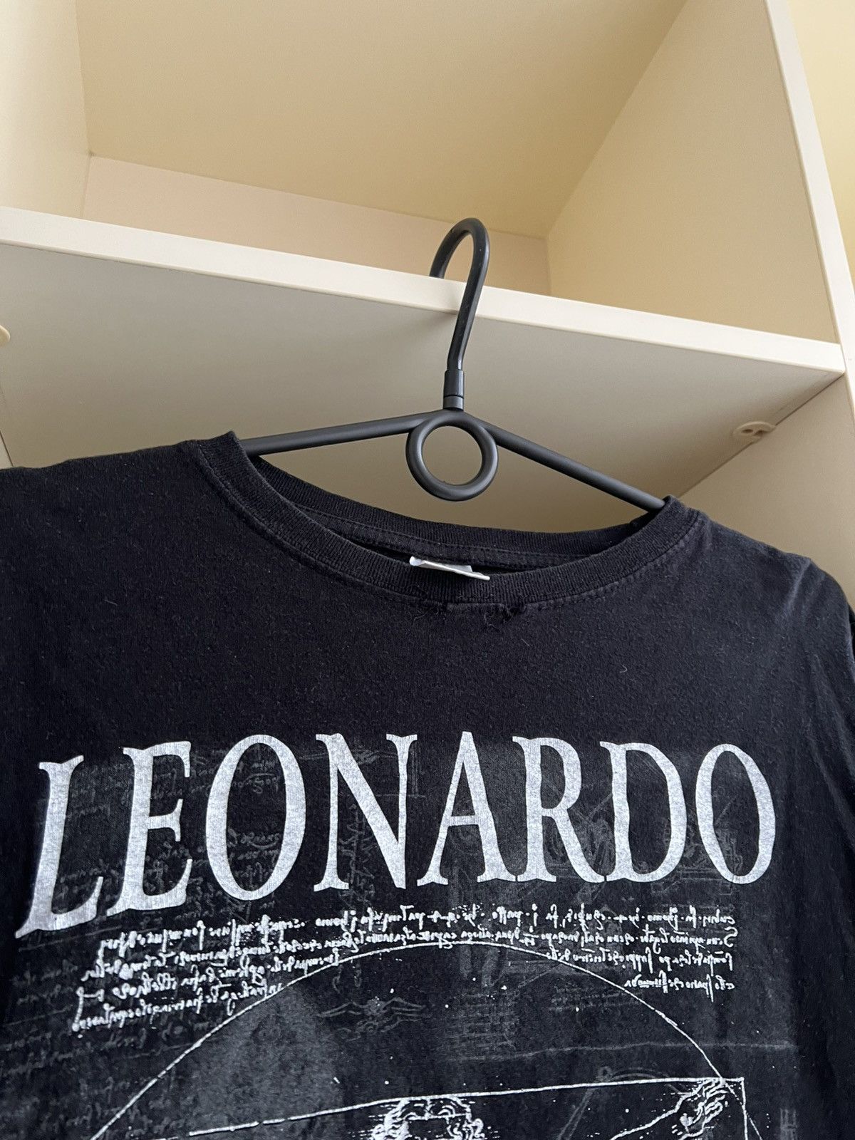 Vintage Vintage Leonardo da Vinci Vitruvian Man T-Shirt Black Italia Size US L / EU 52-54 / 3 - 10 Thumbnail