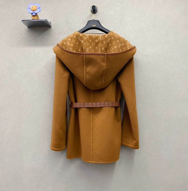 Louis Vuitton Louis Vuitton Brown bathrobe coat 2503-Nextarrow Size XXS / US 00 / IT 34 - 2 Thumbnail