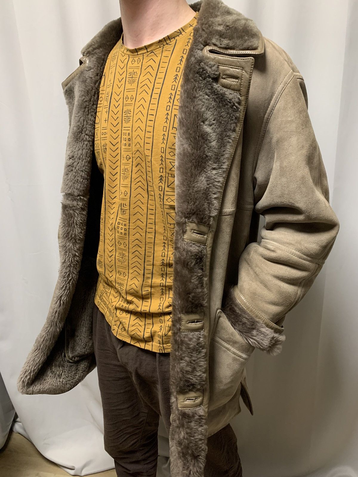 Vintage Vintage Reindeer Fur Coat Size US L / EU 52-54 / 3 - 3 Thumbnail