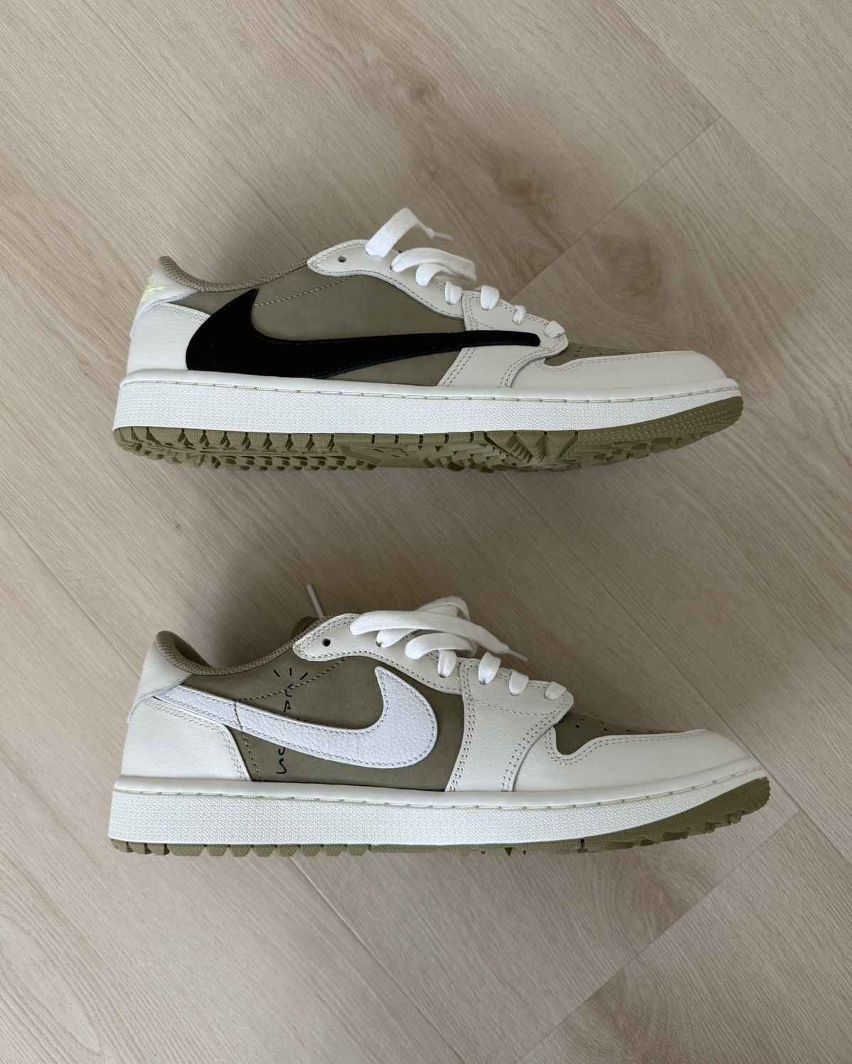 Jordan Brand × Travis Scott Travis Scott x Jordan 1 Retro Low Golf Neutral Olive Size US 10 / EU 43 - 6 Thumbnail