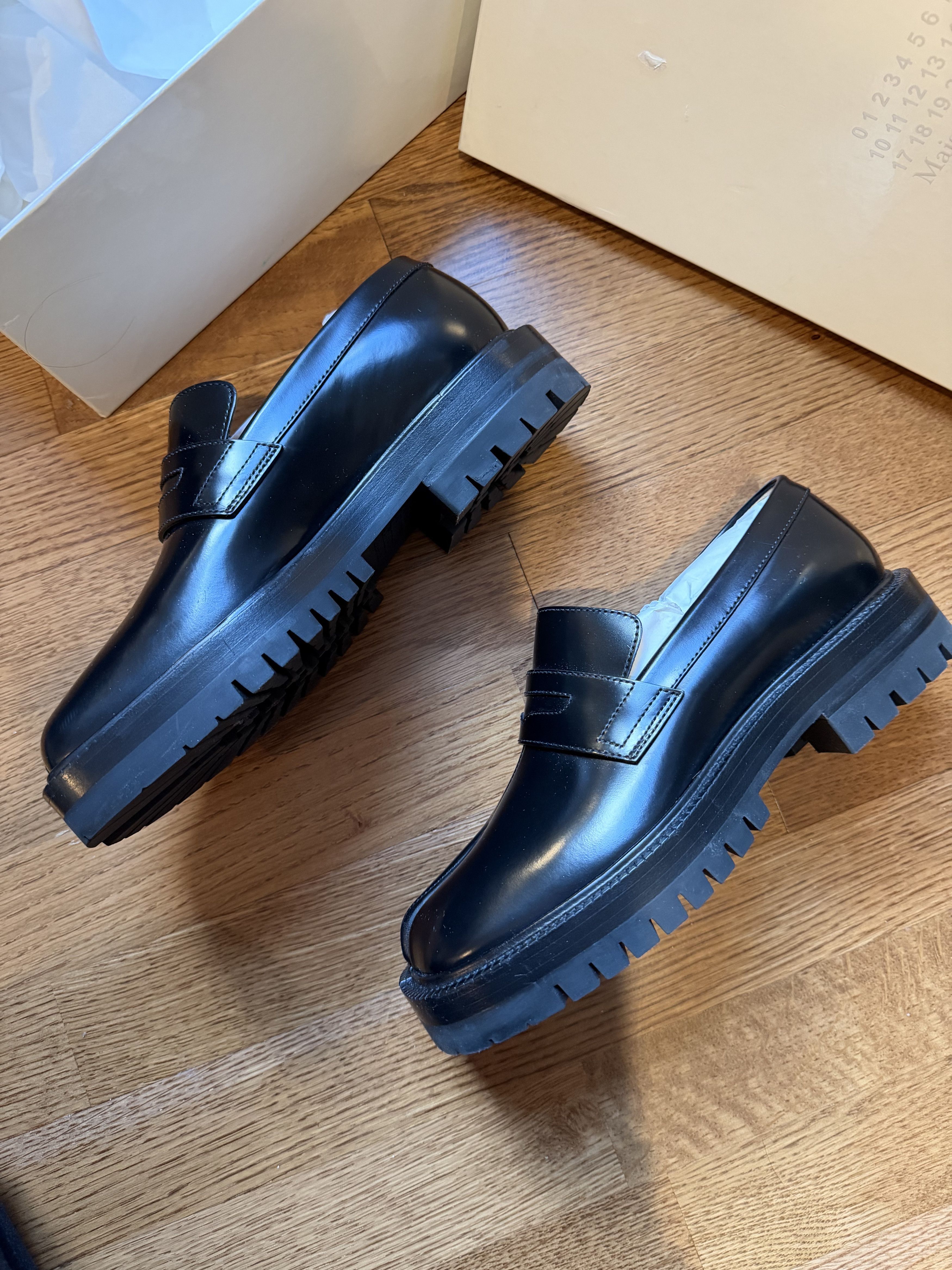 Maison Margiela Women's Black Tabi Loafers Size US 7 / IT 37 - 3 Thumbnail