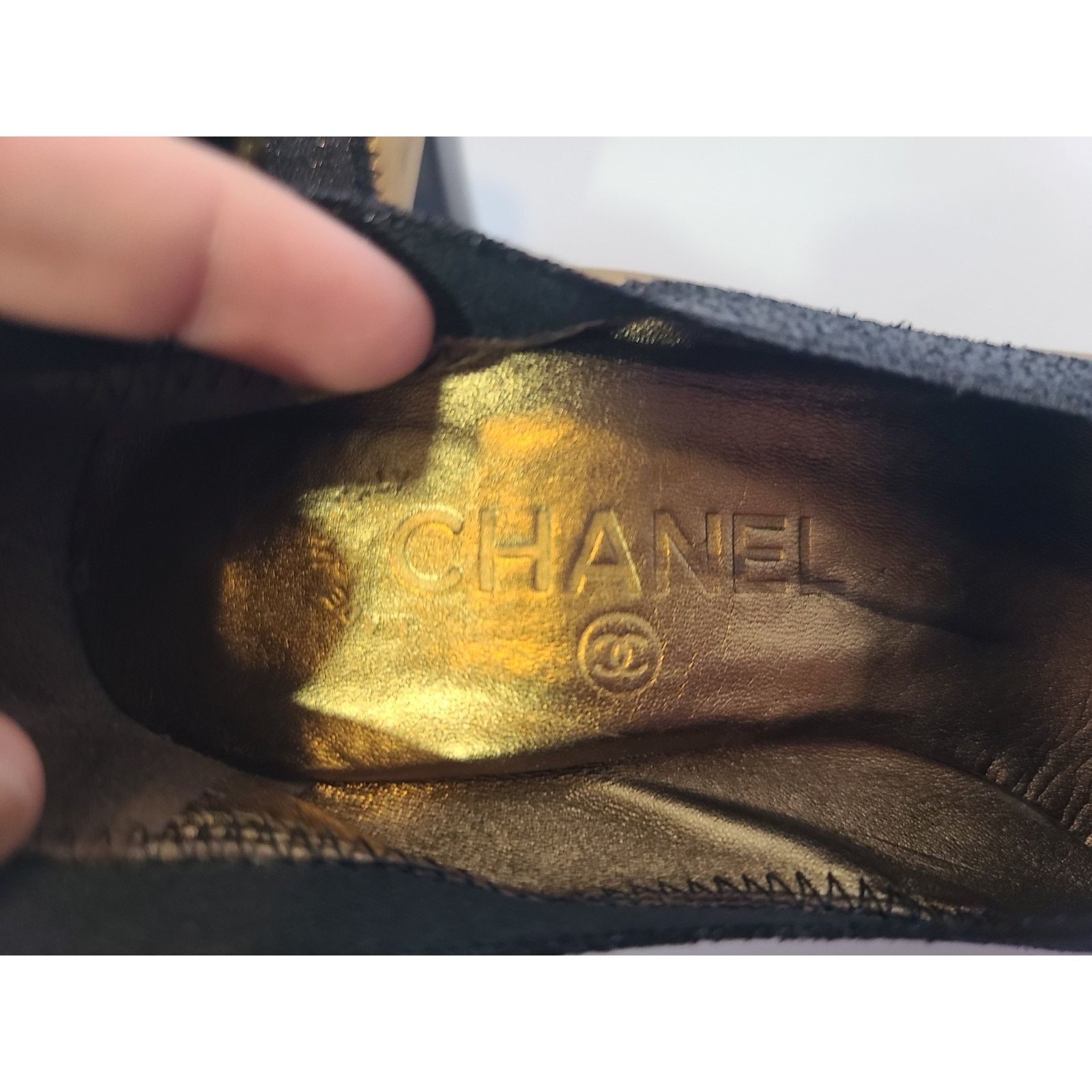 Chanel Authentic Chanel Gold Black Womens Stretch Heels EUR 36 US 6 Size US 6 / IT 36 - 7 Thumbnail