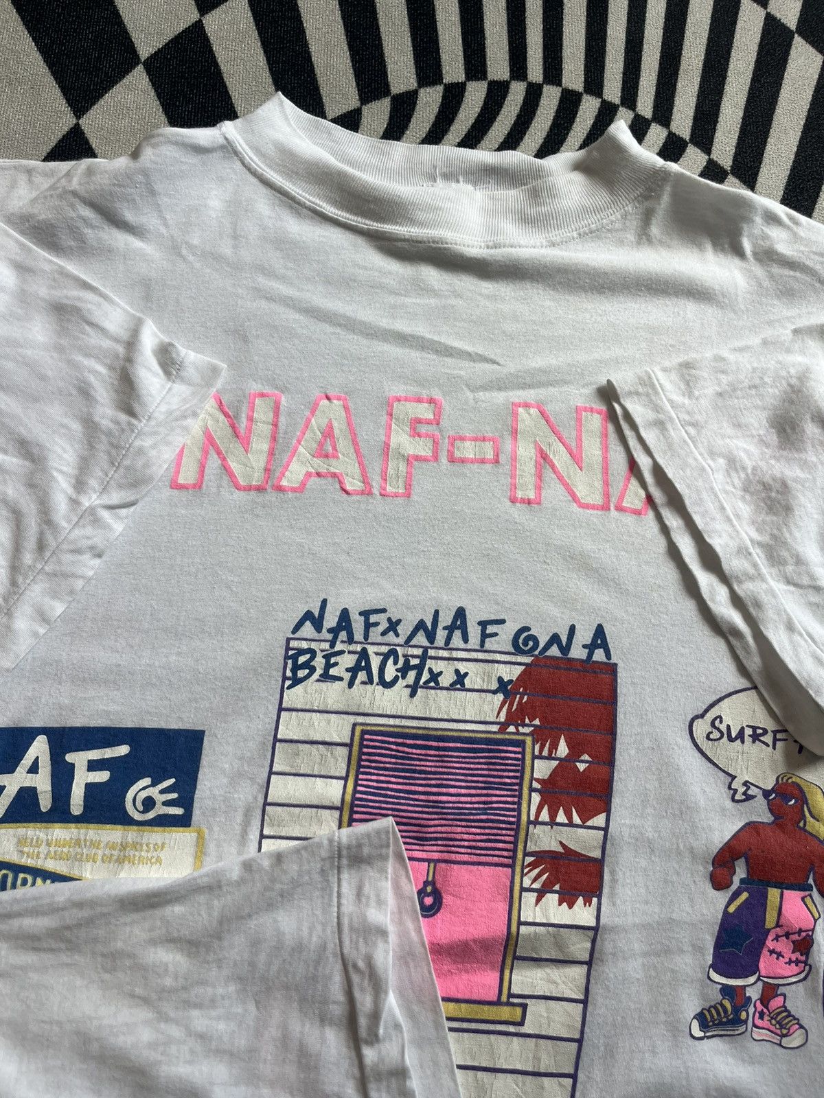 Arts & Science Vintage NAF-NAF Surf Attack Brand 90’s Tshirt Size US L / EU 52-54 / 3 - 6 Thumbnail