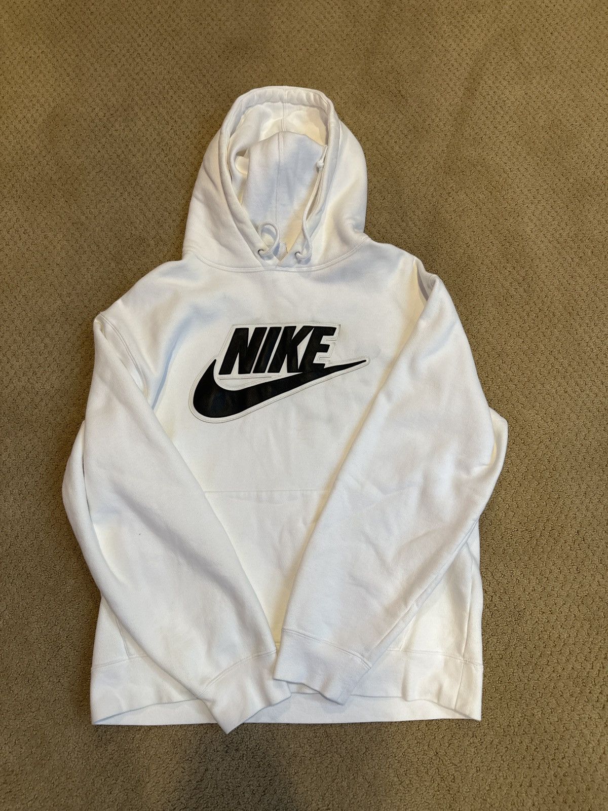 人気話題！Supreme x Nike Leather Applique Hooded White Nike x Supreme Fall Collection. Nike SNKRS