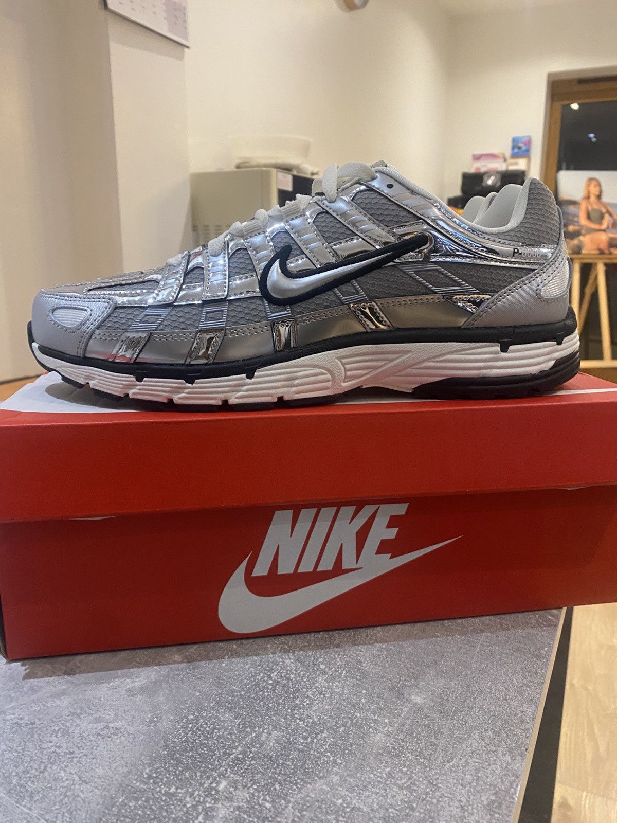 Nike Nike P6000 Metallic Silver Size US 10 / EU 43 - 1 Thumbnail