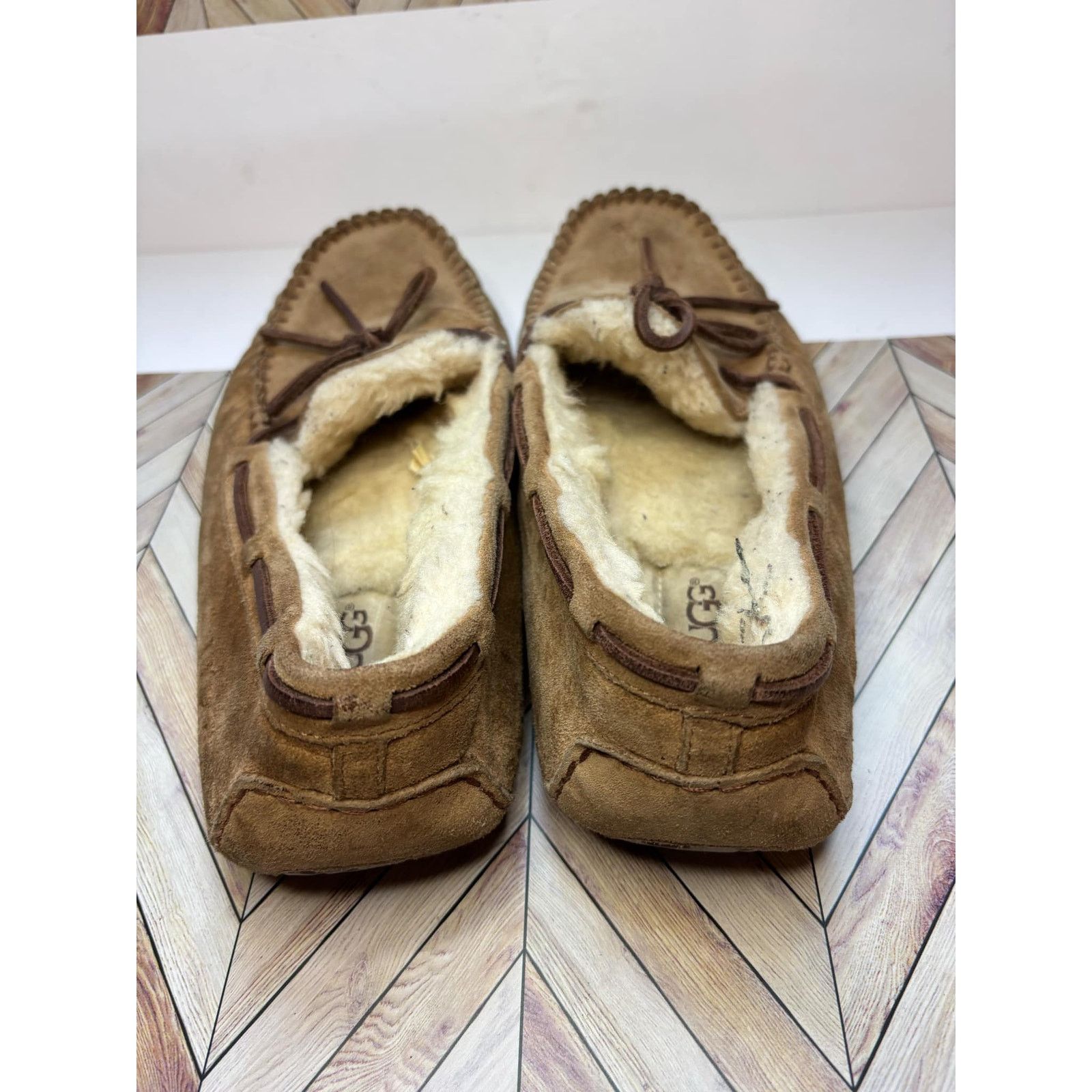 Ugg UGG Dakota Suede Shearling Slip On Moccasin Slippers Size 9 Size US 9 / IT 39 - 8 Thumbnail