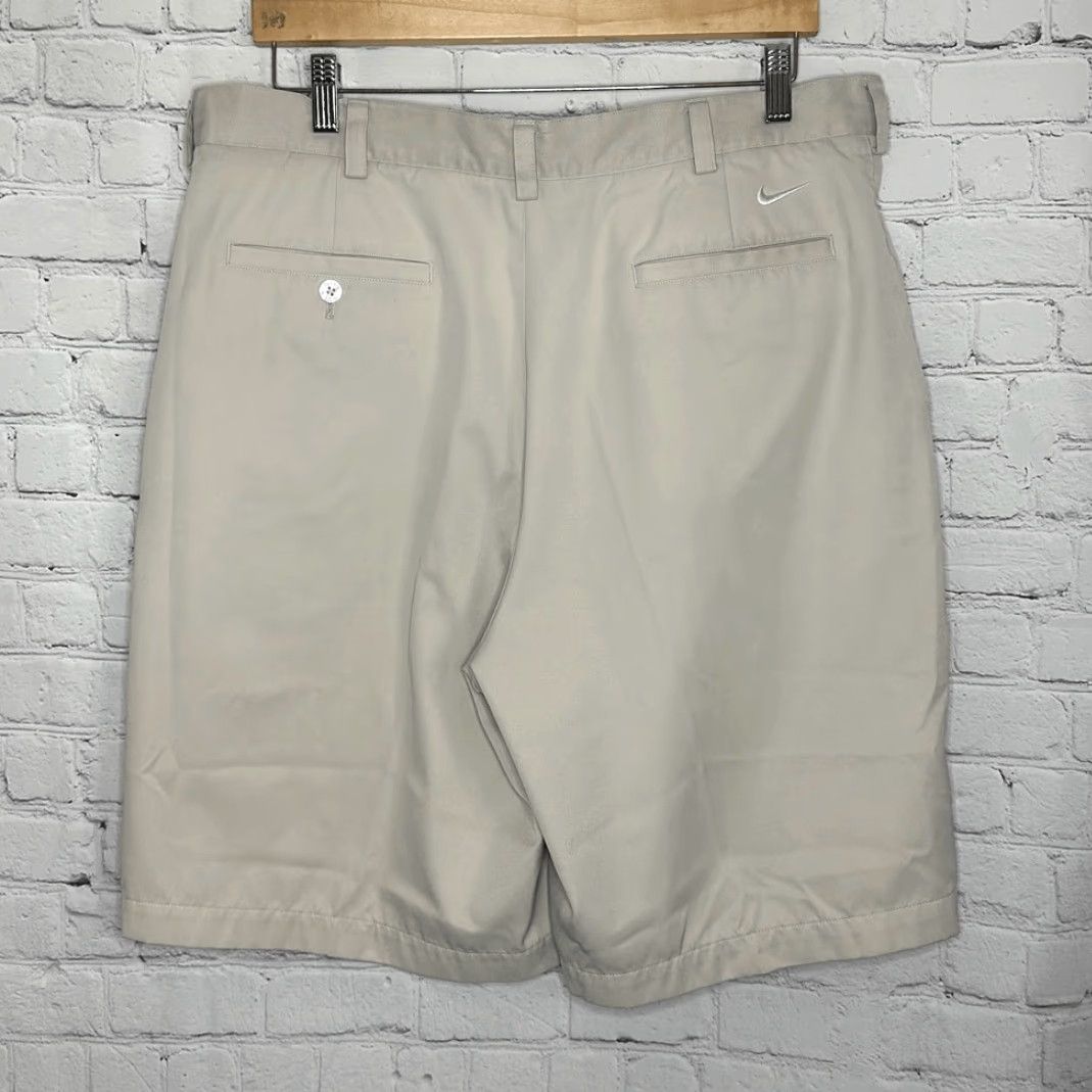 Nike Nike Golf Khaki Mens Shorts Dri Fit 36 Polyester Tan Chino RN# 56323 Men Shorts Size US 36 / EU 52 - 5 Thumbnail