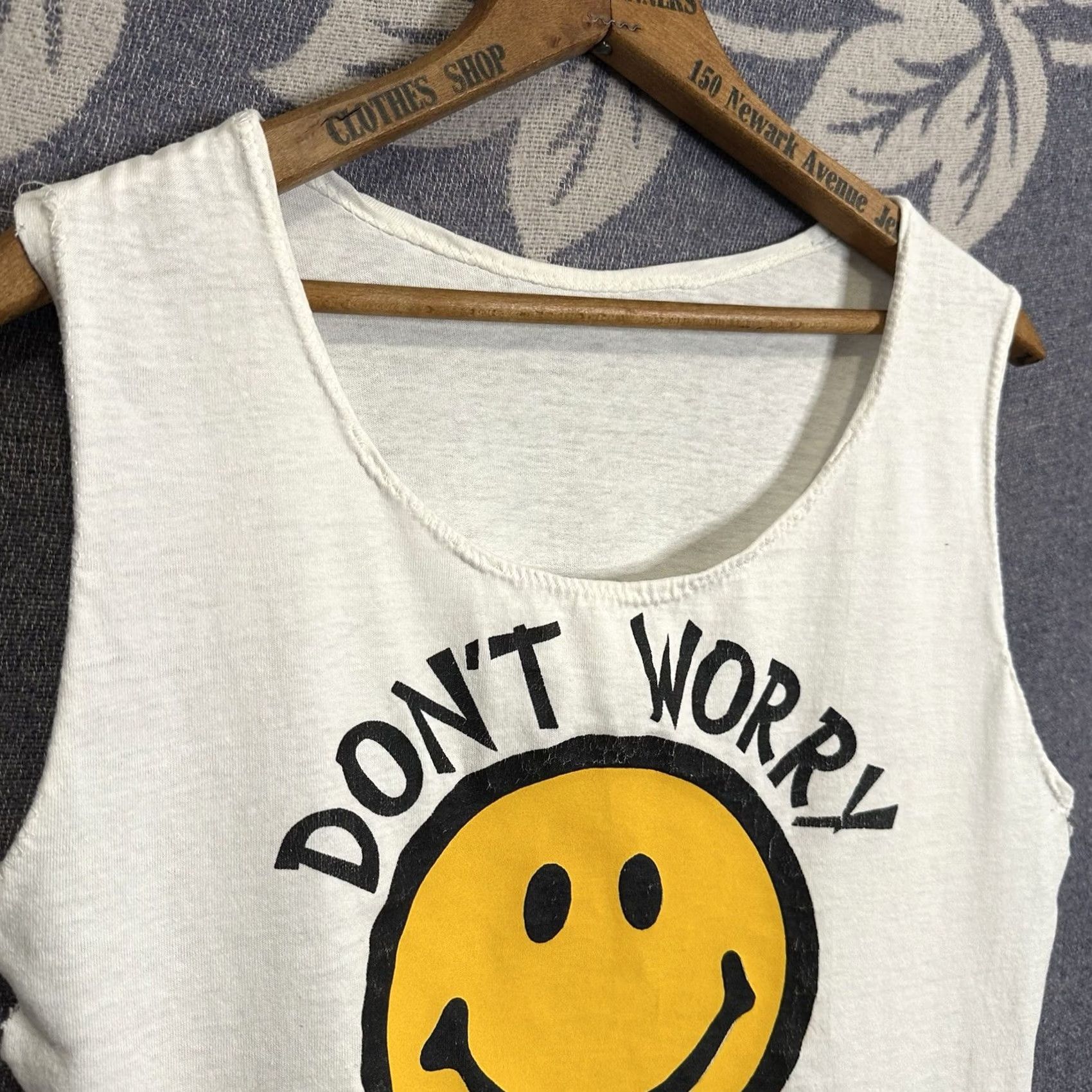 Vintage VINTAGE 90s Don’t Worry Be Happy Smiley Face Sleeveless Tank Top Shirt M Unisex White Cotton Knit Regular Size M Adults Boys Girls Mens Womens Size M / US 6-8 / IT 42-44 - 2 Thumbnail