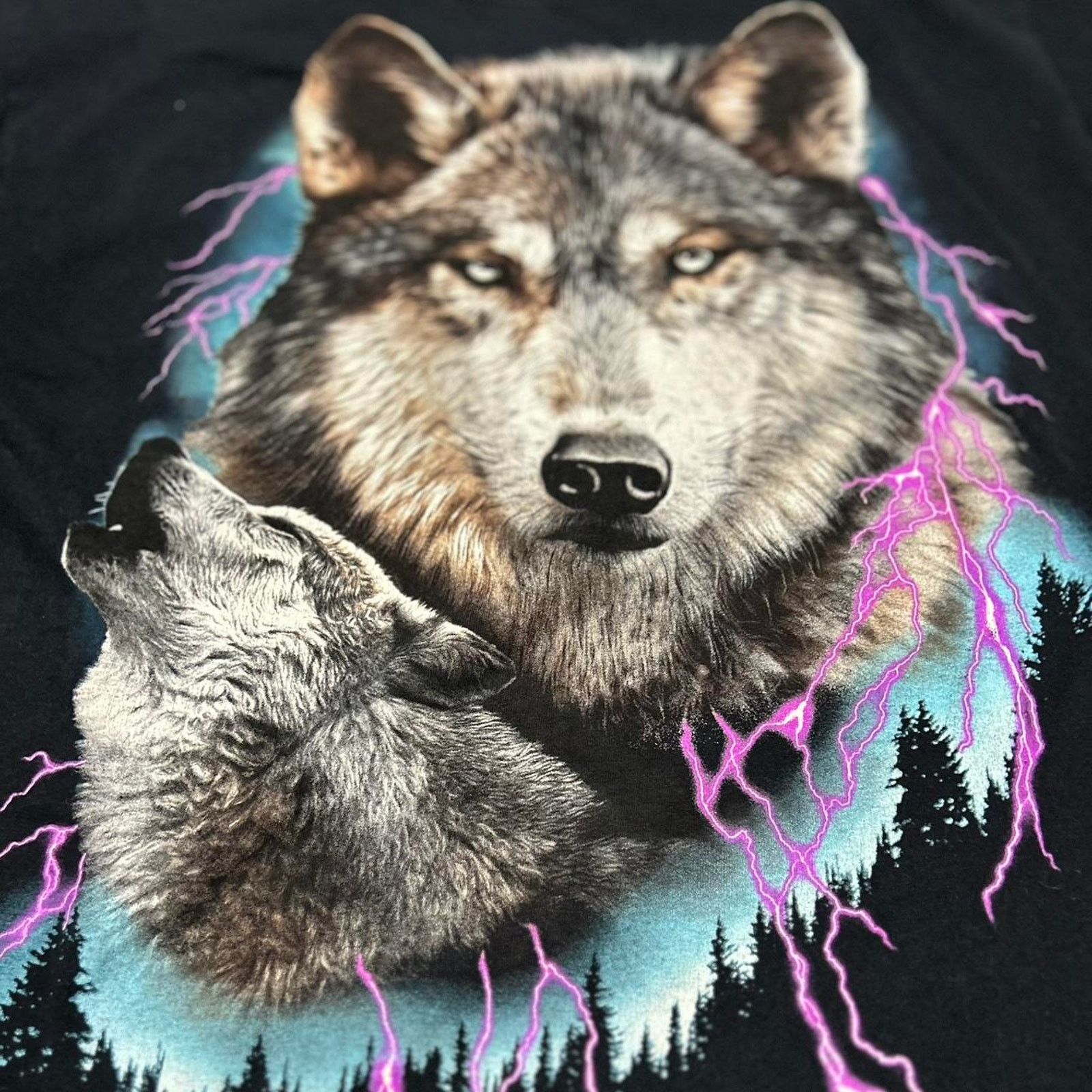 Fruit Of The Loom **Crazy Black and Purple Lightning Wolf Howling Graphic Tee* Size US M / EU 48-50 / 2 - 2 Thumbnail